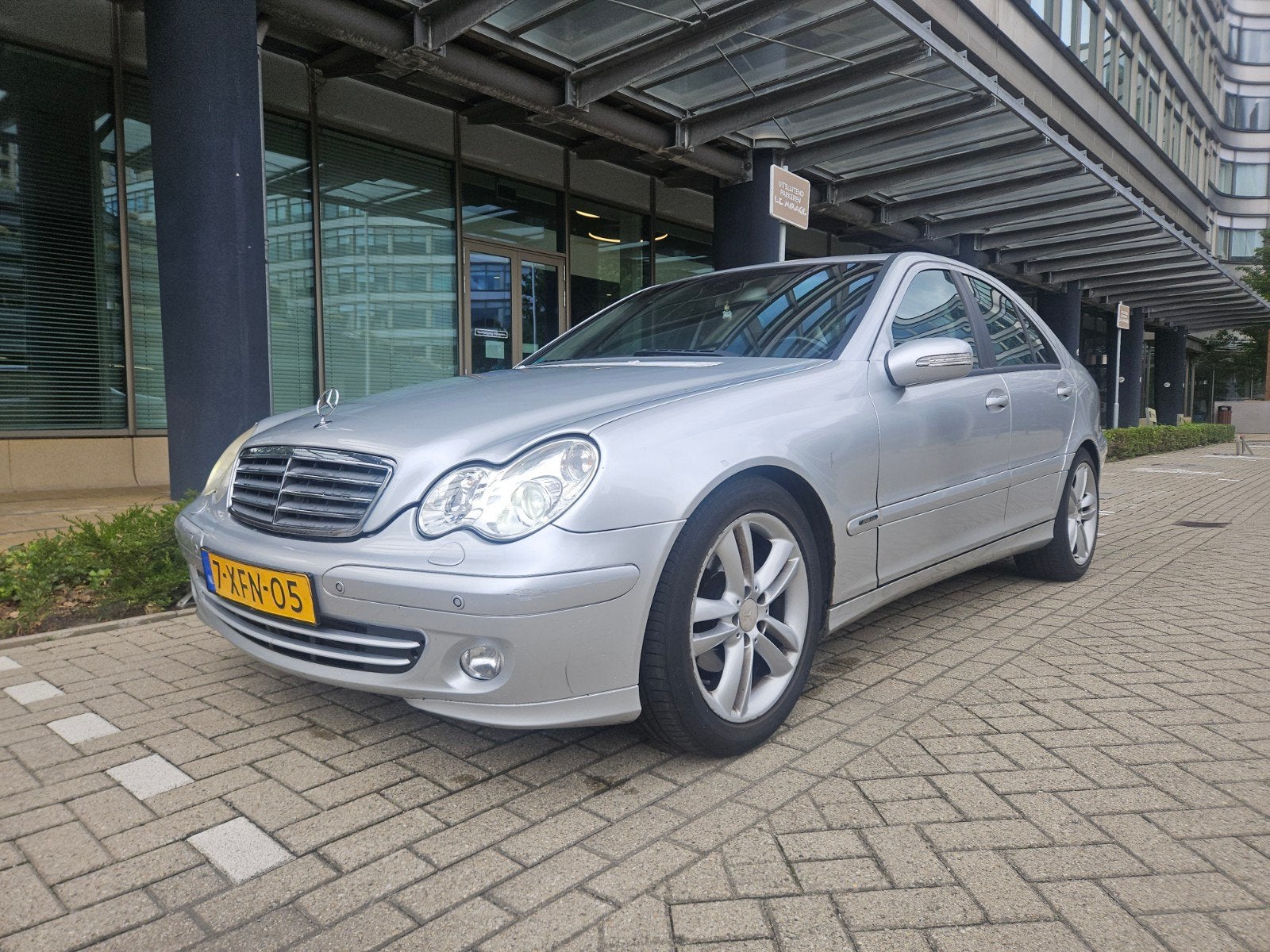 Mercedes C180 Kompressor Sport Edition 2006 Grijs AUTOMAAT, Auto's, Automaat, Traction-control, Zwart, 143 pk