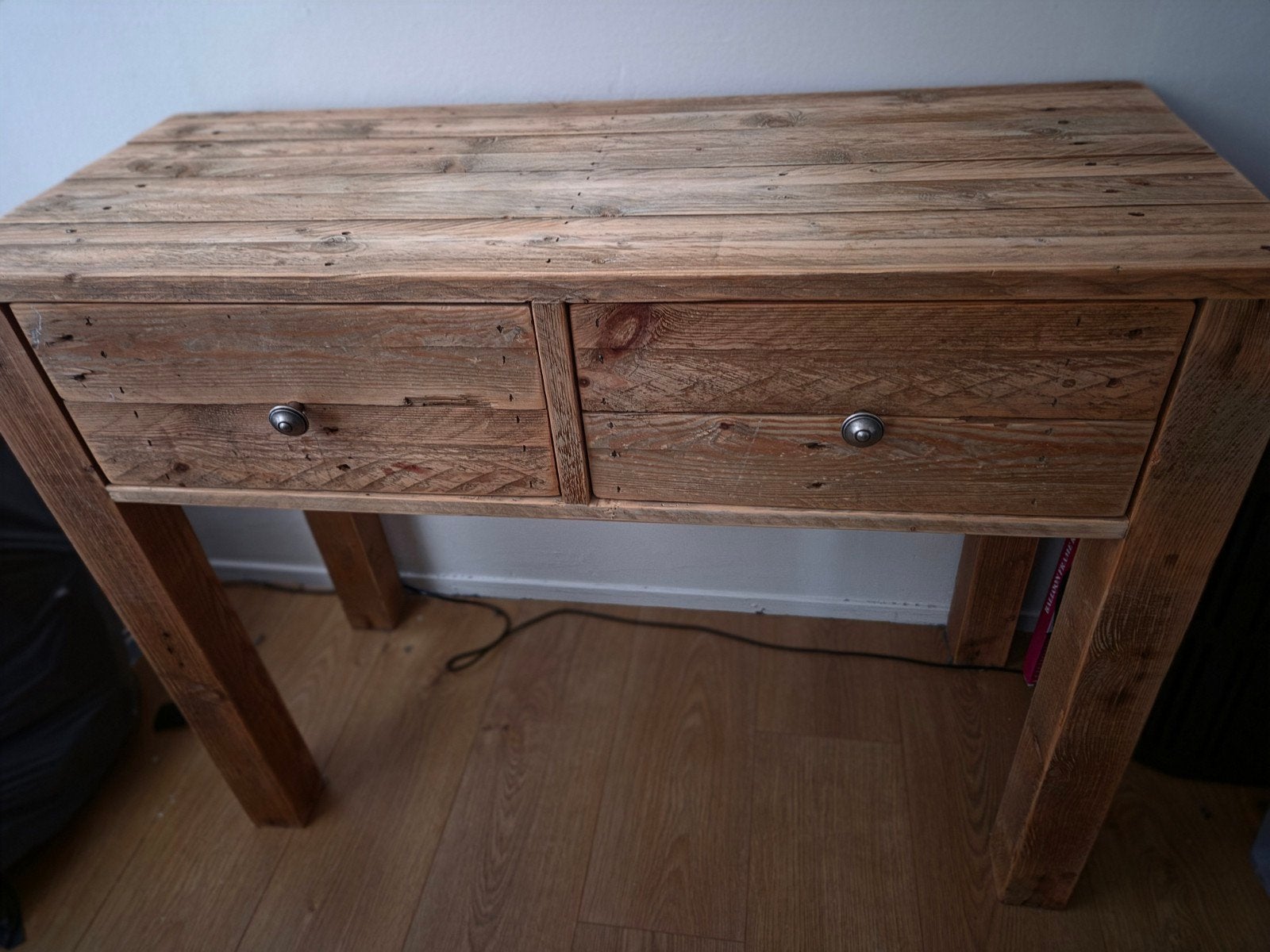 Rustieke houten sidetable , tafeltje met twee lades, Huis en Inrichting, Gebruikt, 50 tot 100 cm, Rustiek, Ophalen