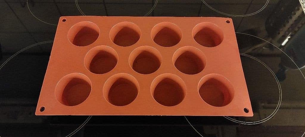 Te koop 2 Siliconen bakvormen, Ophalen of Verzenden, Zo goed als nieuw, Taarten of Cupcakes, Bakvorm