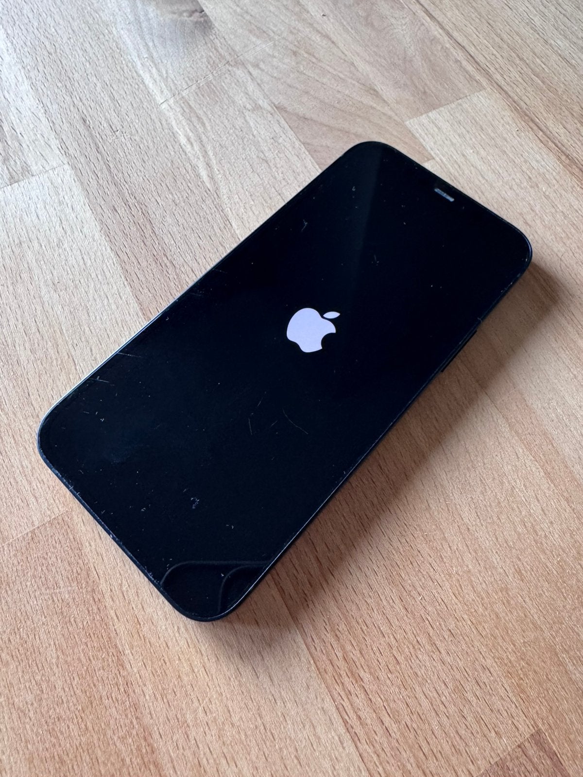 iPhone 12 64GB Zwart | Sim defect & lichte krasjes, Gebruikt, 86 %, Zwart, Ophalen of Verzenden