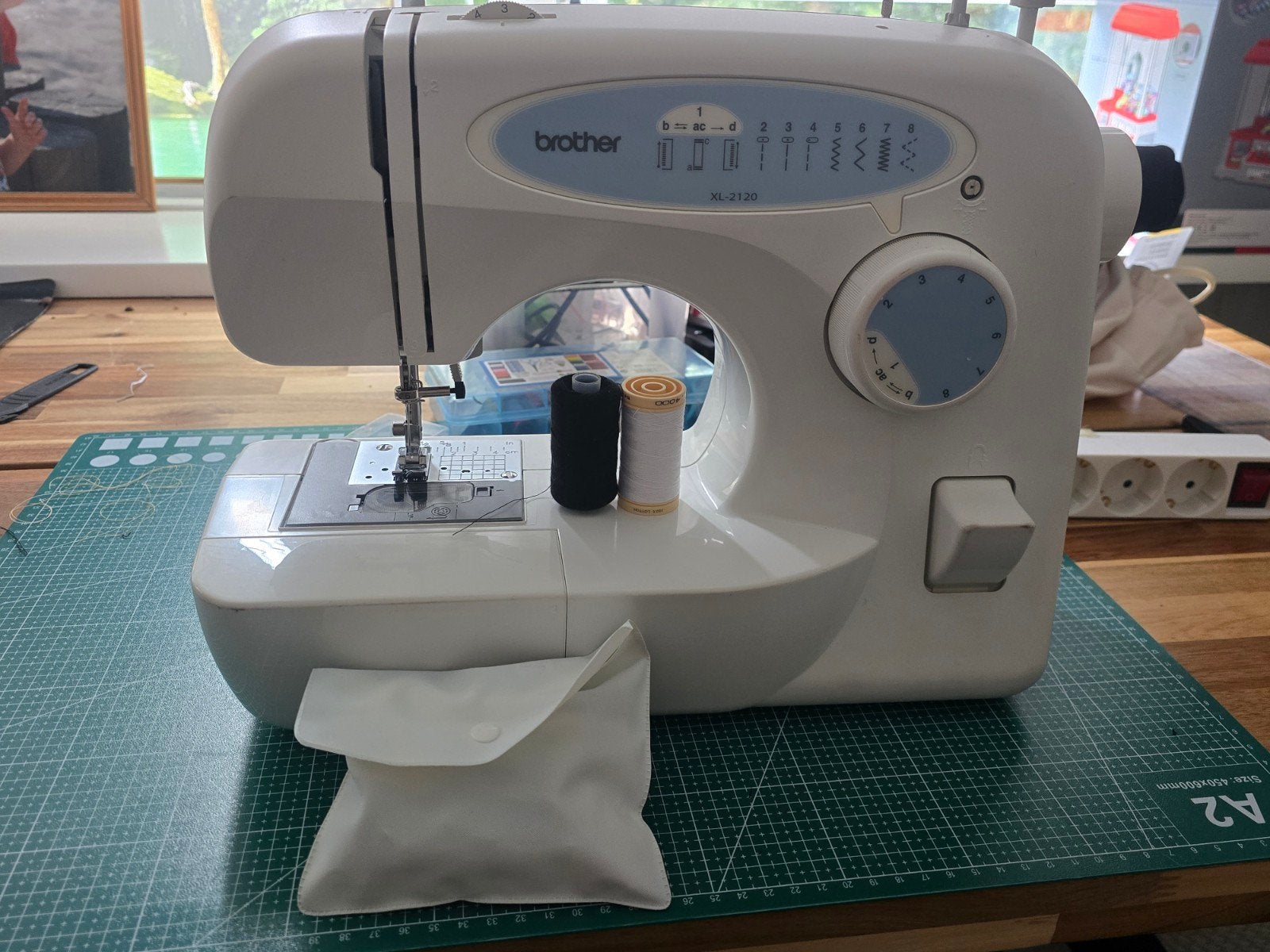 Brother Naaimachine XL-2120 - Zo goed als nieuw, Hobby en Vrije tijd, Naaimachines en Toebehoren, Ophalen, Zo goed als nieuw, Naaimachine
