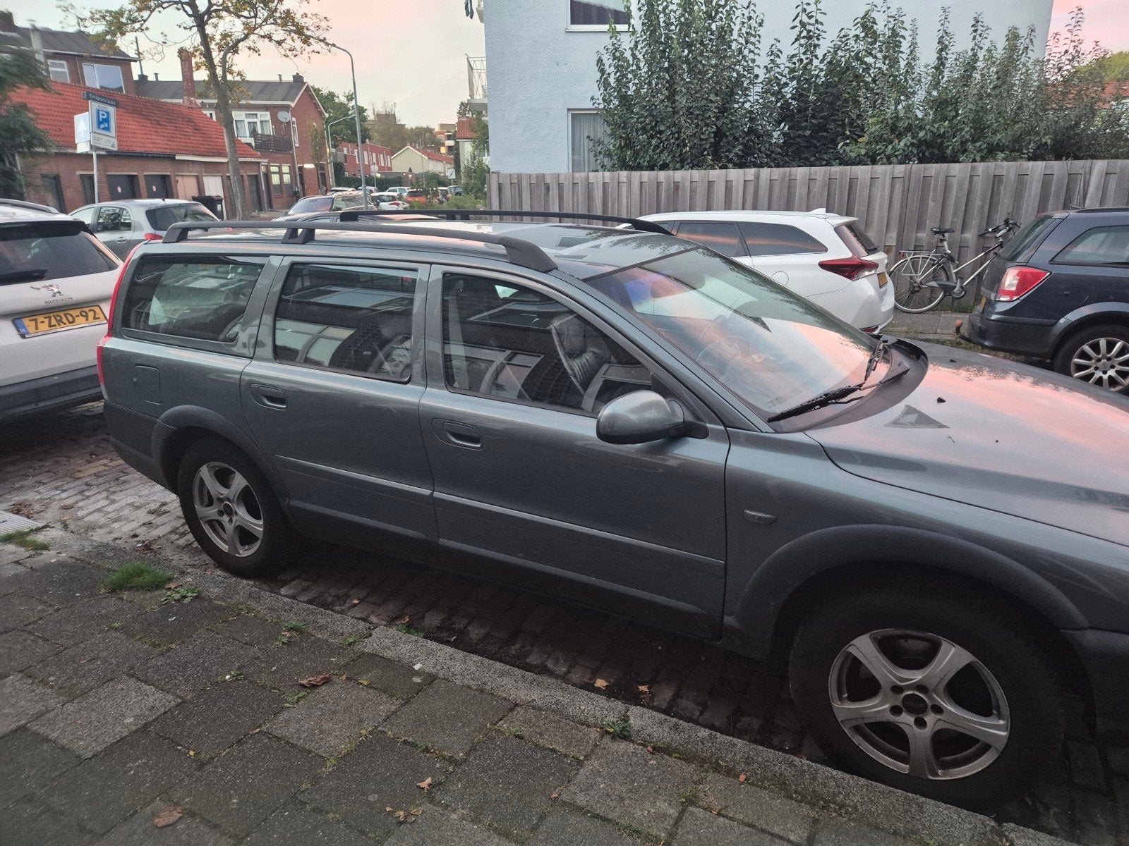 Volvo V70 2.4 T XC 4WD AUT 2001 Groen, Auto's, Automaat, 1800 kg, 1657 kg, Stationwagon