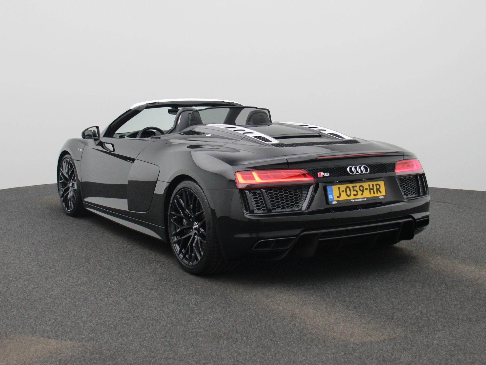Audi R8 Spyder 5.2 FSI quattro 540 PK l Keramische remmen l, Auto's, Audi, 12 maanden, Gebruikt, 5204 cc, Automatische klimaatregeling