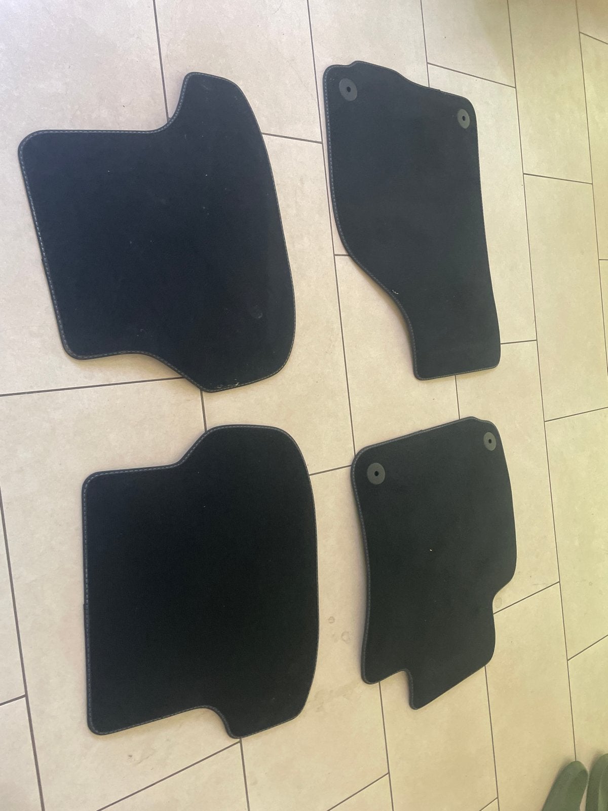 Set van 4 zwarte automatten voor een volkswagen golf, Ophalen of Verzenden, Zo goed als nieuw