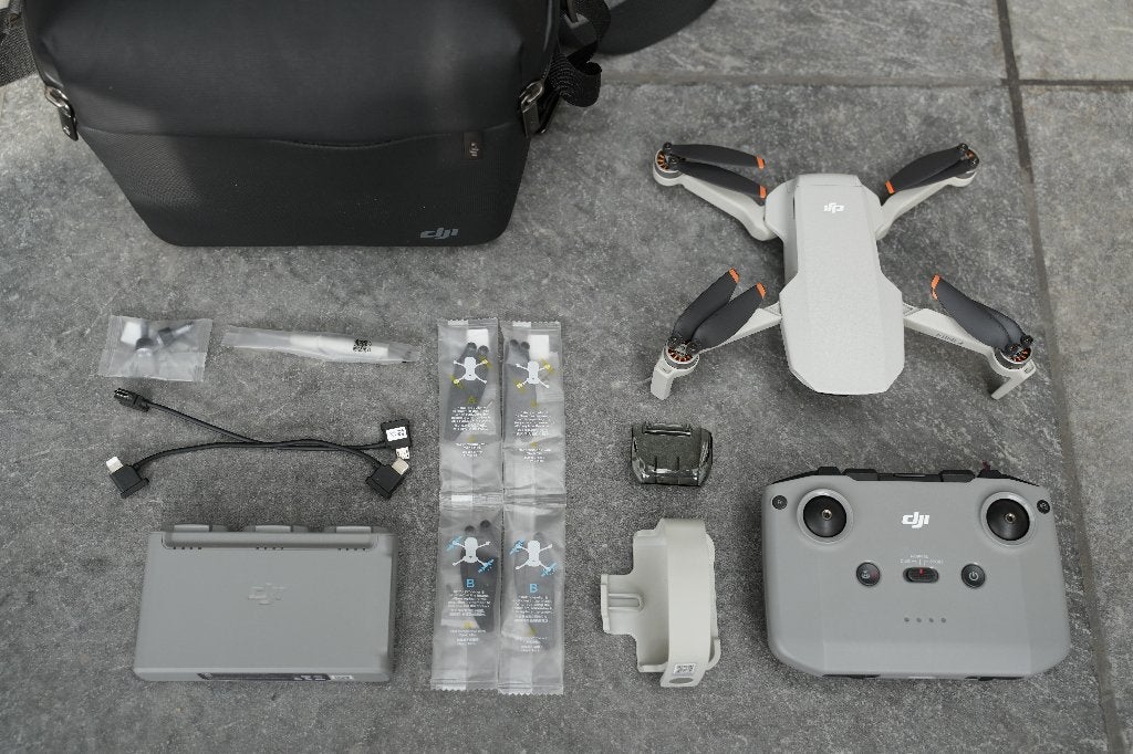 DJI Mini 2 Fly More Combo, Ophalen of Verzenden, Zo goed als nieuw
