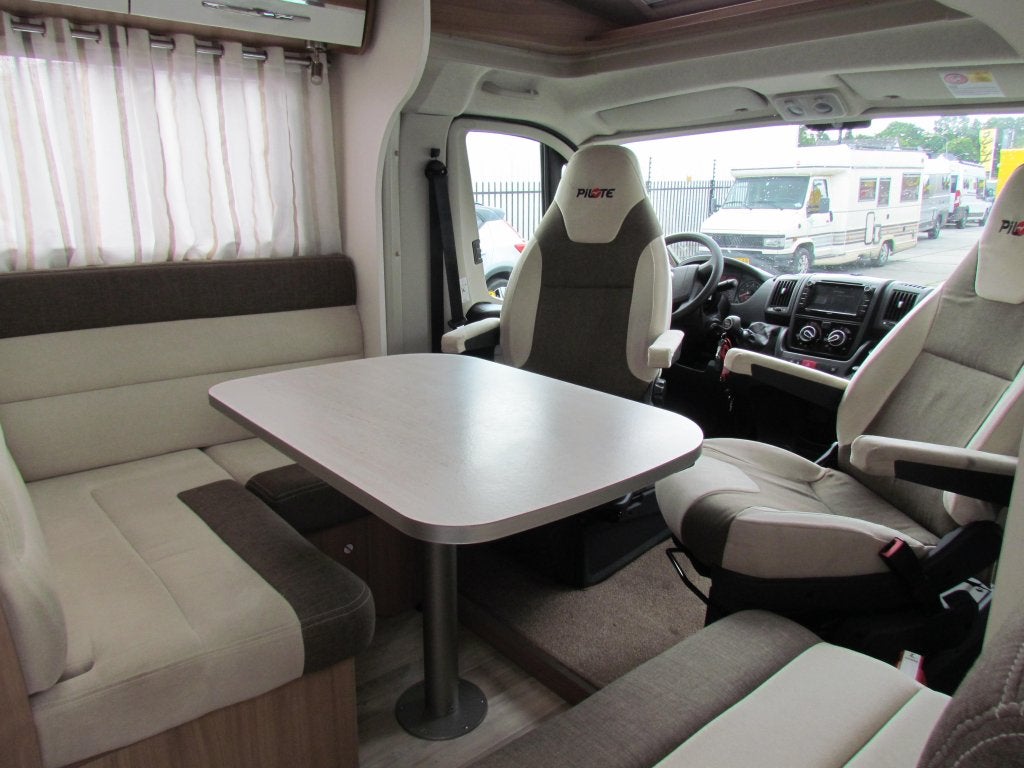 Caravans And Camping Pilote