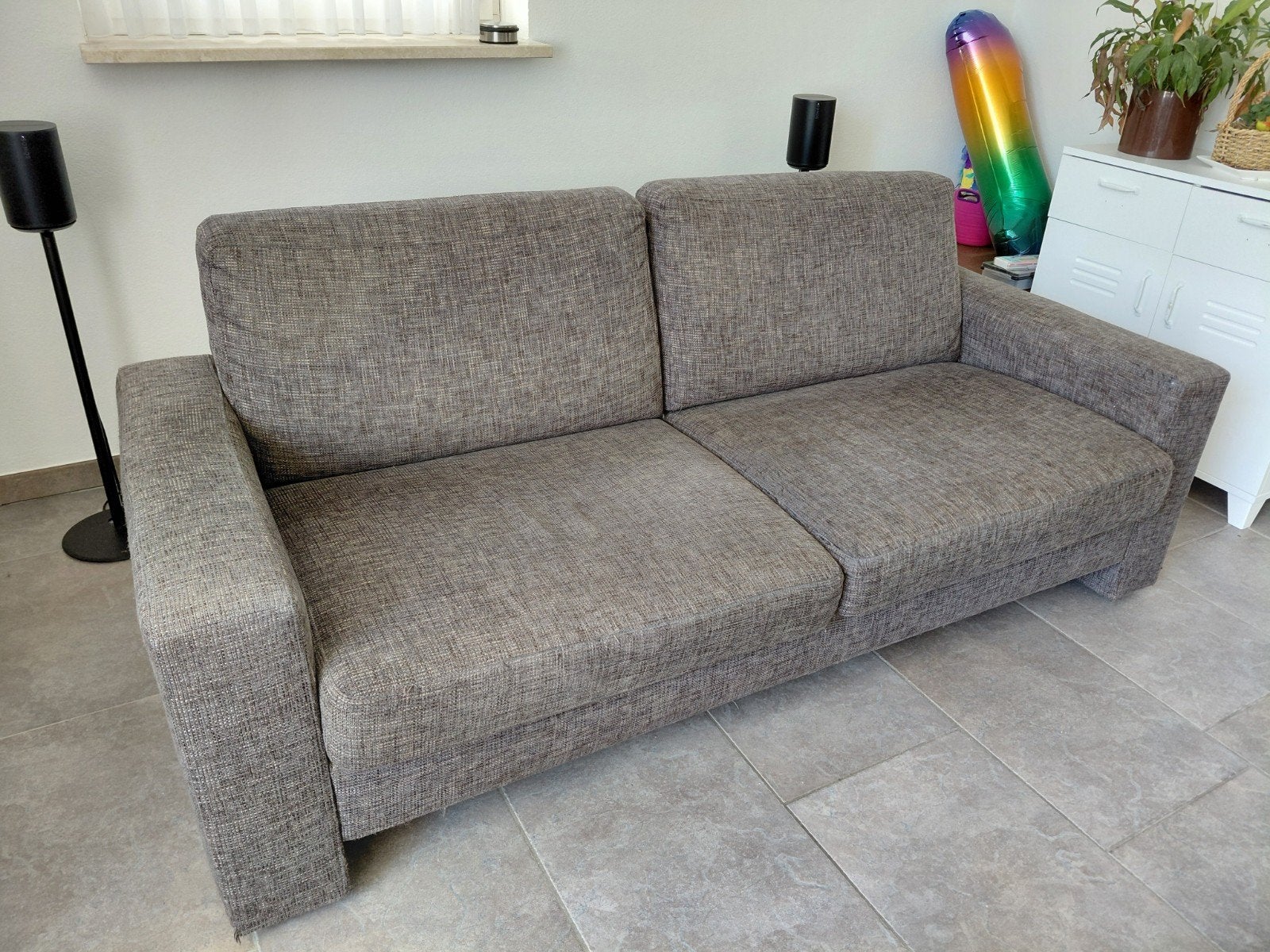 Comfortabele bank (2,5/3-zits) grijs/bruin, Huis en Inrichting, Banken | Bankstellen, Ophalen, Gebruikt, 150 tot 200 cm, Driepersoons