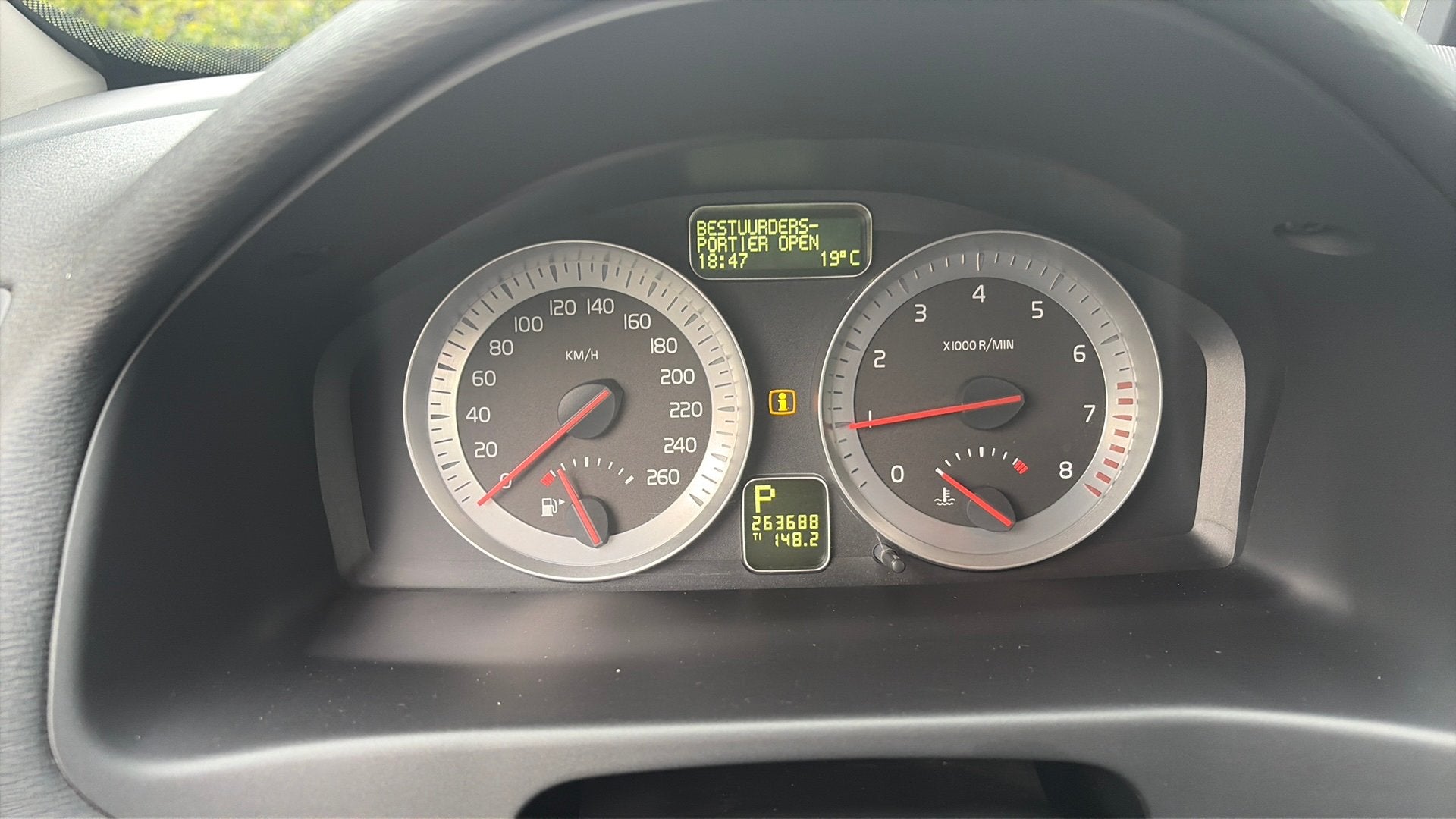 Volvo C70 2.4 170PK Geartronic 2010 Wit, Auto's, 1651 kg, C70, Zwart, Cabriolet