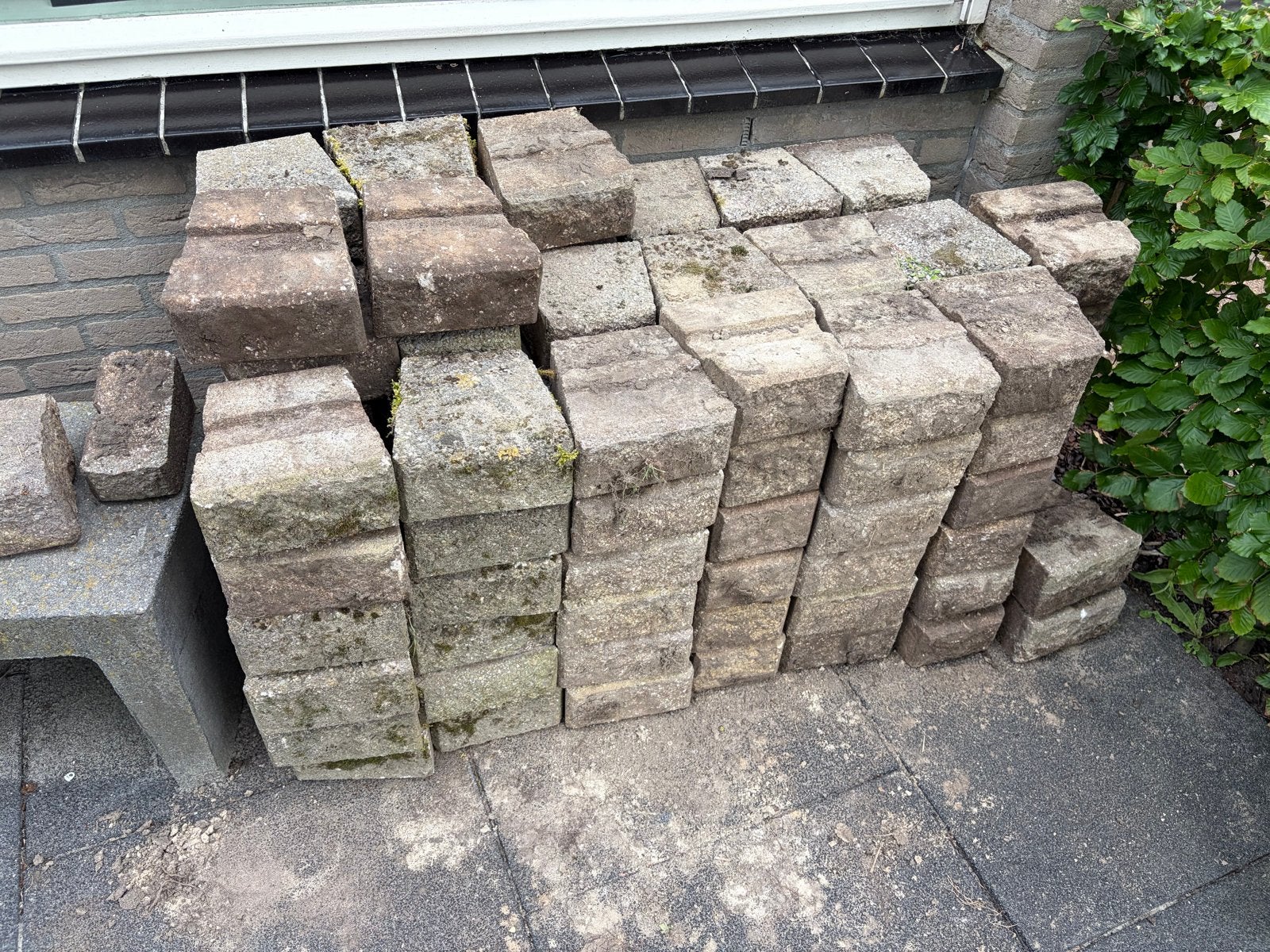 GRATIS Stenen voor border - Gebruikte betonnen borderstenen, Tuin en Terras, Ophalen, Gebruikt, Border, Beton