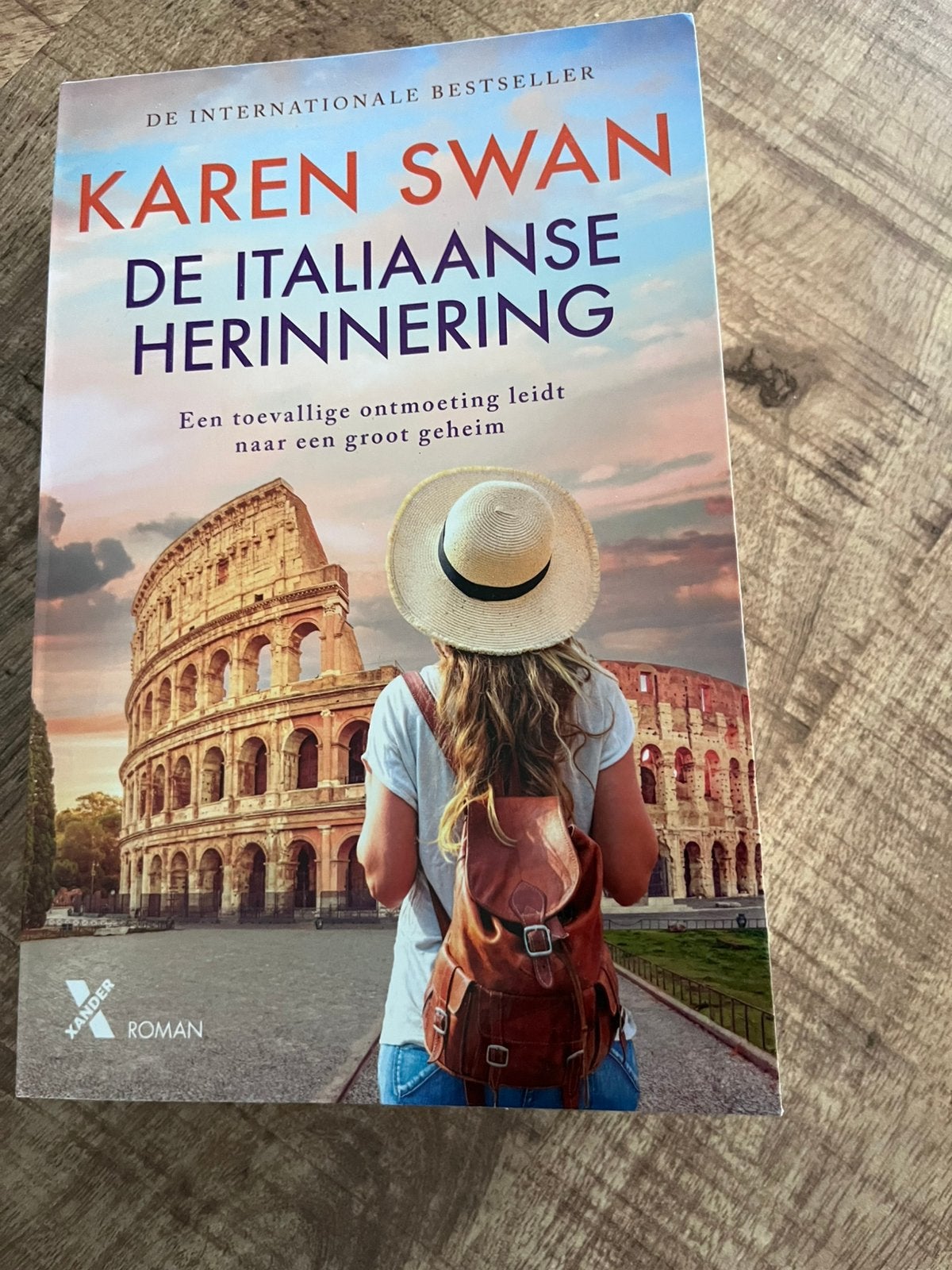 Karen Swan - De Italiaanse herinnering, Boeken, Ophalen of Verzenden, Zo goed als nieuw