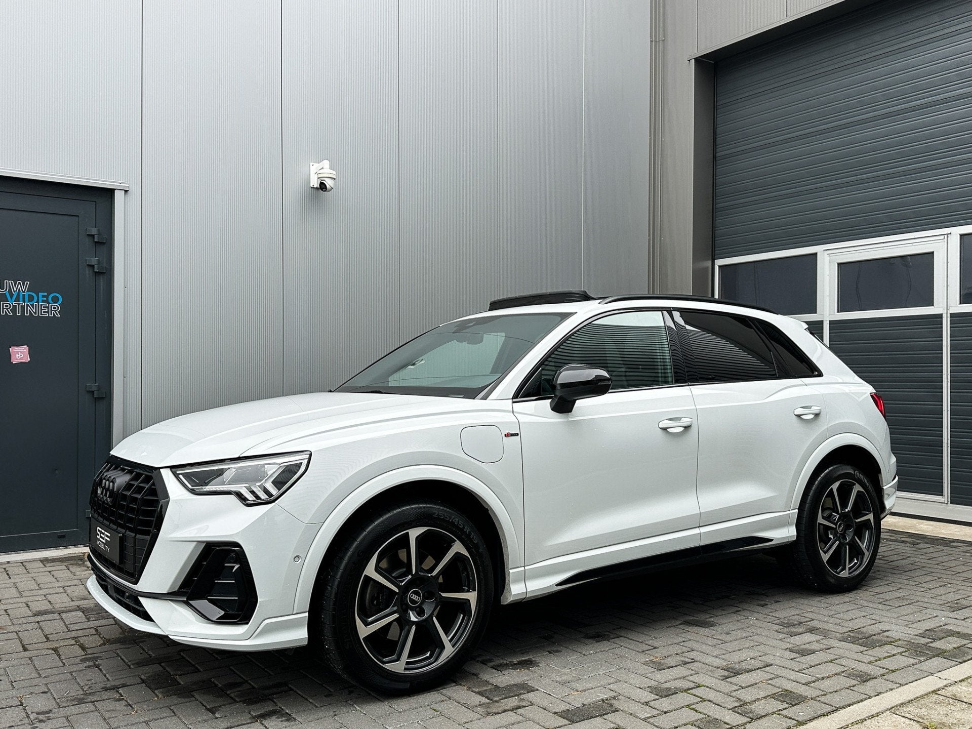 Audi Q3 45 TFSI e 3x S-Line 245PK | Pano | Keyless | Camera, Auto's, Dealer onderhouden, Gebruikt, Leder en Stof, Wit