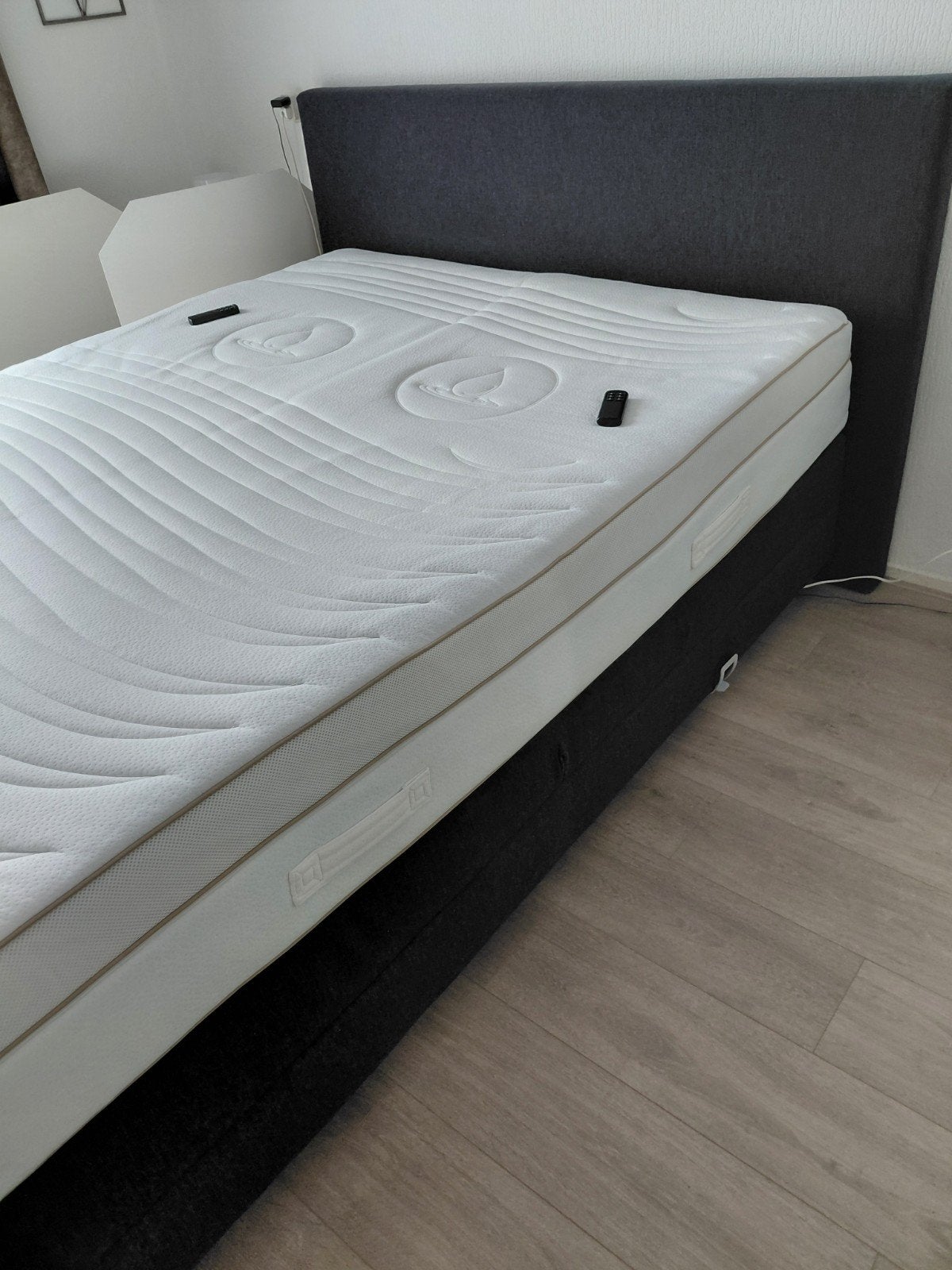 VELDA ELEKTRISCHE BOXSPRING 160X210, Ophalen, Zo goed als nieuw, Tweepersoons, 210 cm