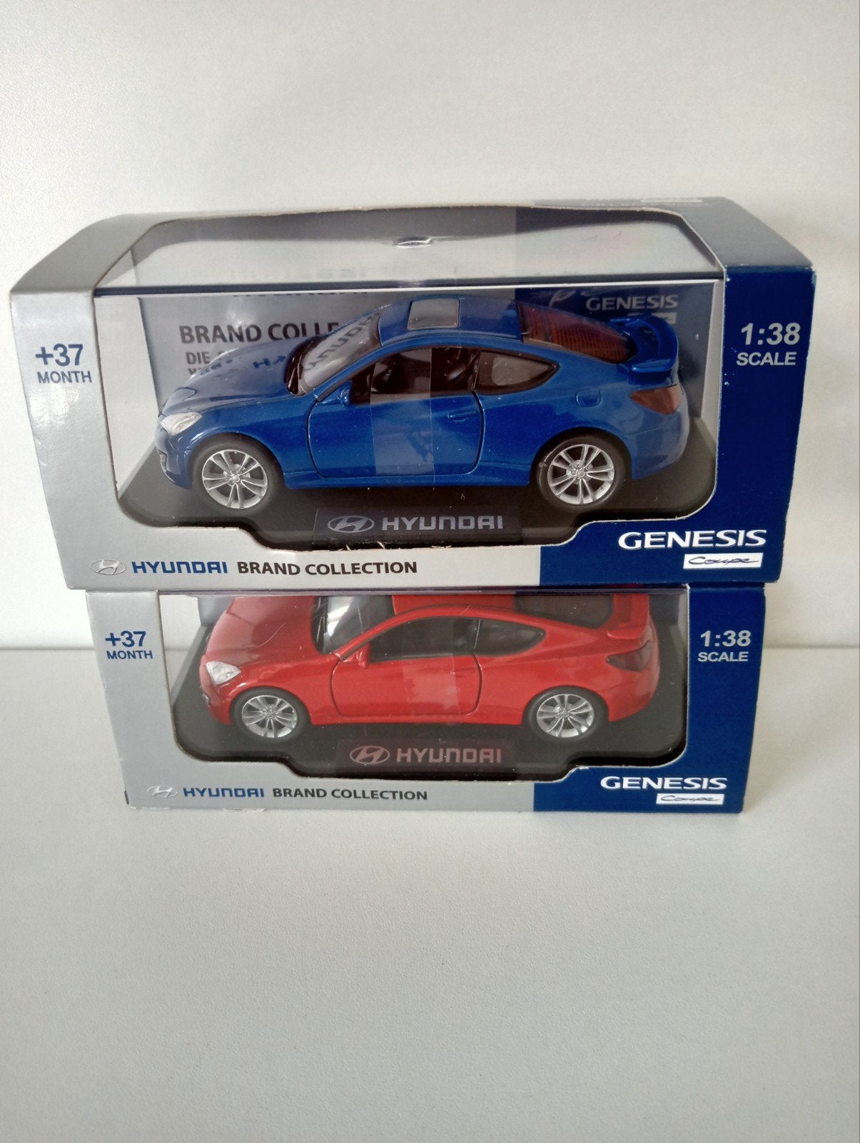 Hyundai Genesis Coupe modelauto's-rood of blauw nieuw uniek, Ophalen of Verzenden, Nieuw, Auto, Overige merken