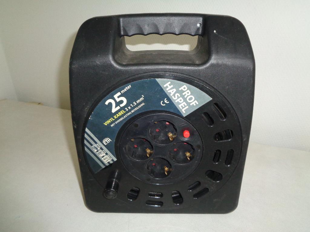 Kabelhaspel als nieuw. 25 meter  Slechts 2x gebruikt., Ophalen, Zo goed als nieuw, Kabel of Snoer