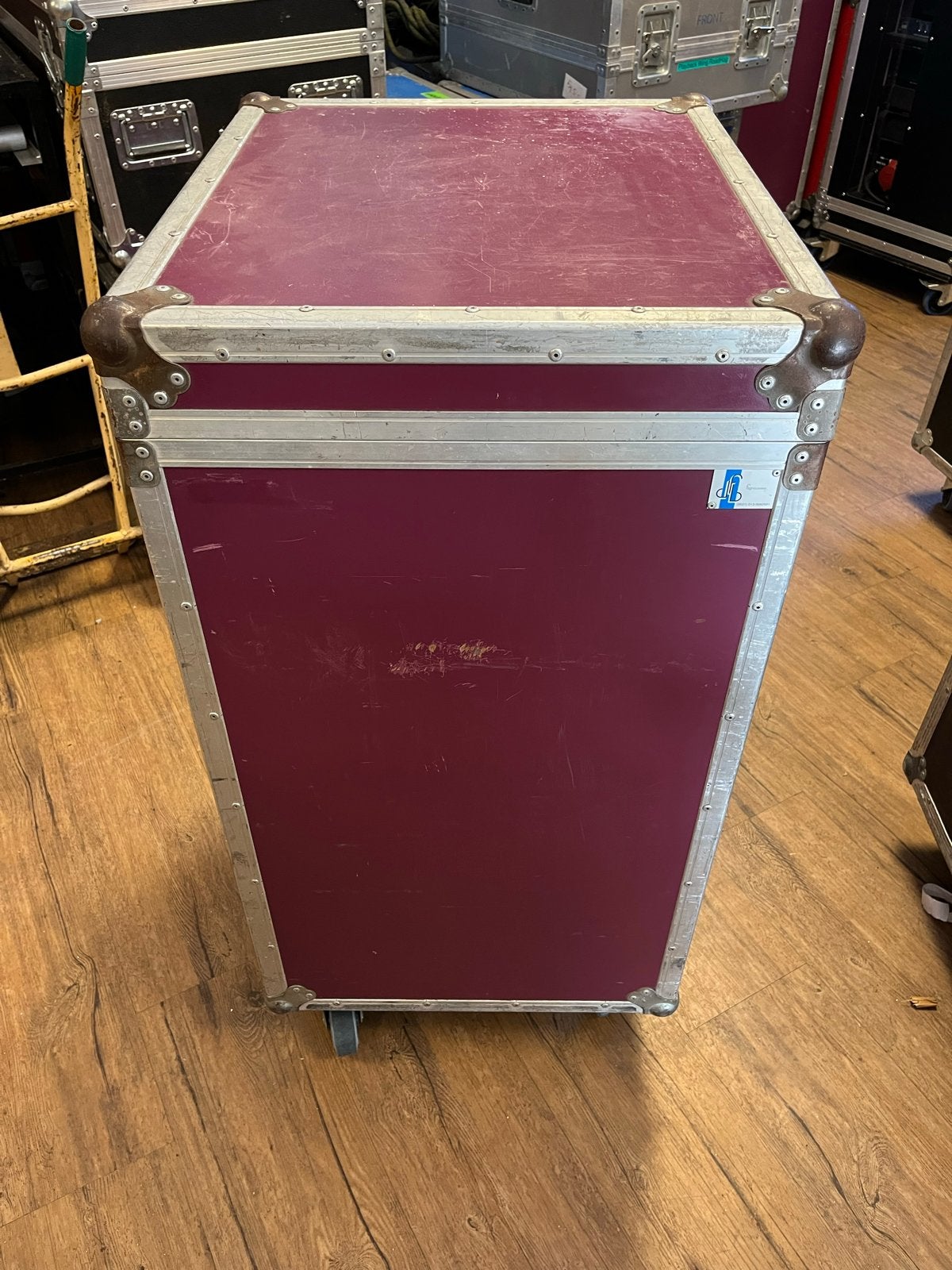 Flightcase / Kist voor apparatuur (2 stuks beschikbaar), Muziek en Instrumenten, Ophalen, Gebruikt, Speaker of Versterker, Flightcase