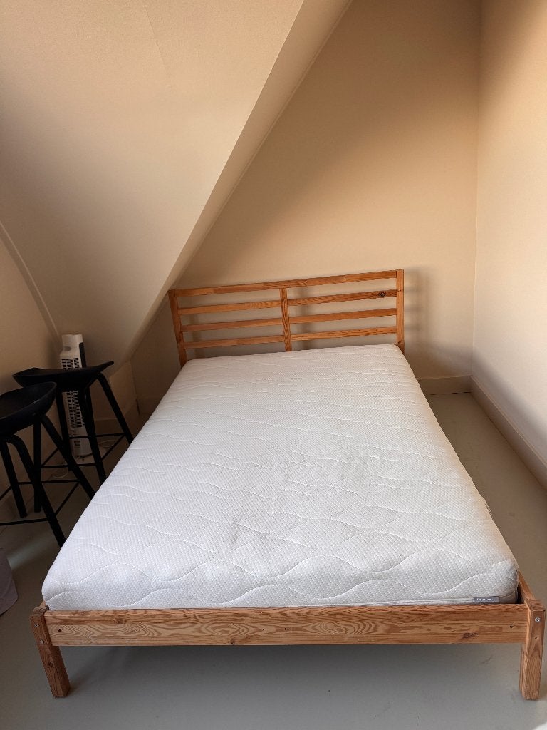 IKEA Tarva bed 140x200 cm inclusief lattenbodem en matras, Ophalen, Gebruikt, Bruin, Tweepersoons