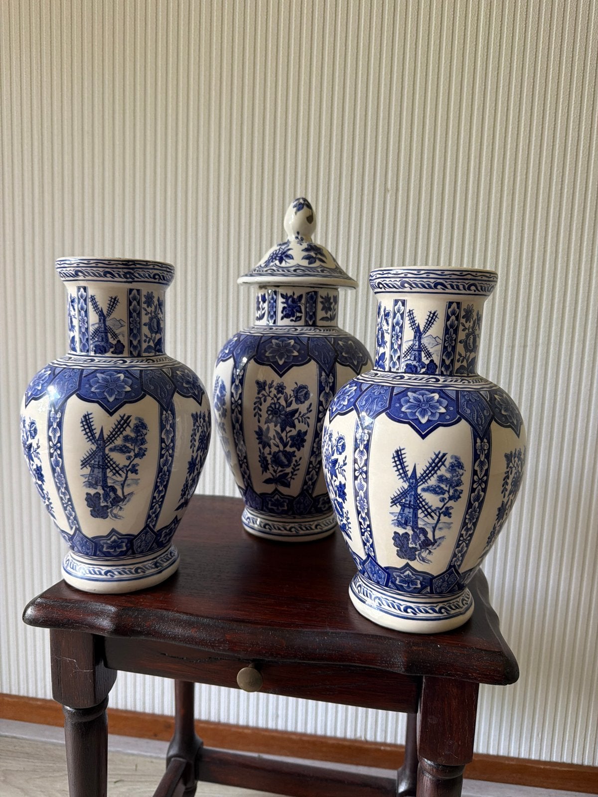 Set van 3 Delfts Blauw Vazen en Pot met Deksel, Ophalen of Verzenden
