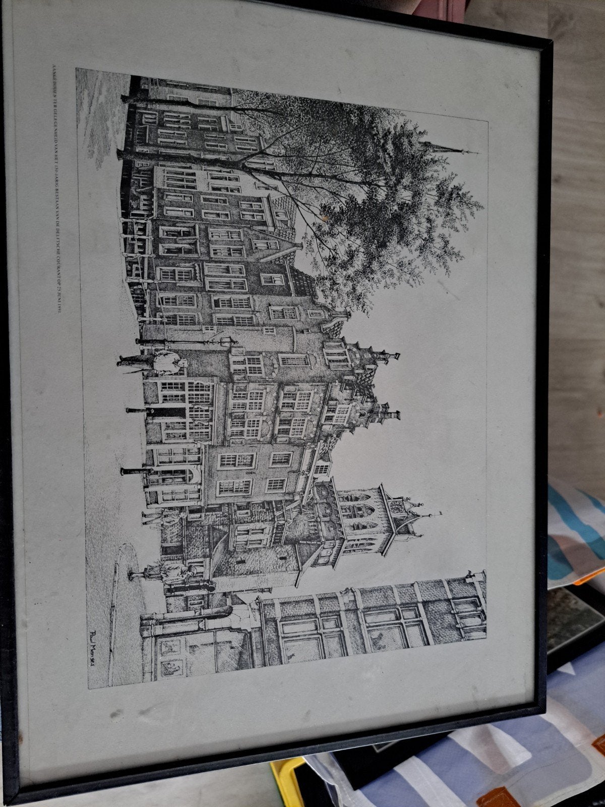Stadsgezicht aquarel met figuren en lantaarnpaal, Ophalen of Verzenden, Tekening, Aquarel, Ingelijst