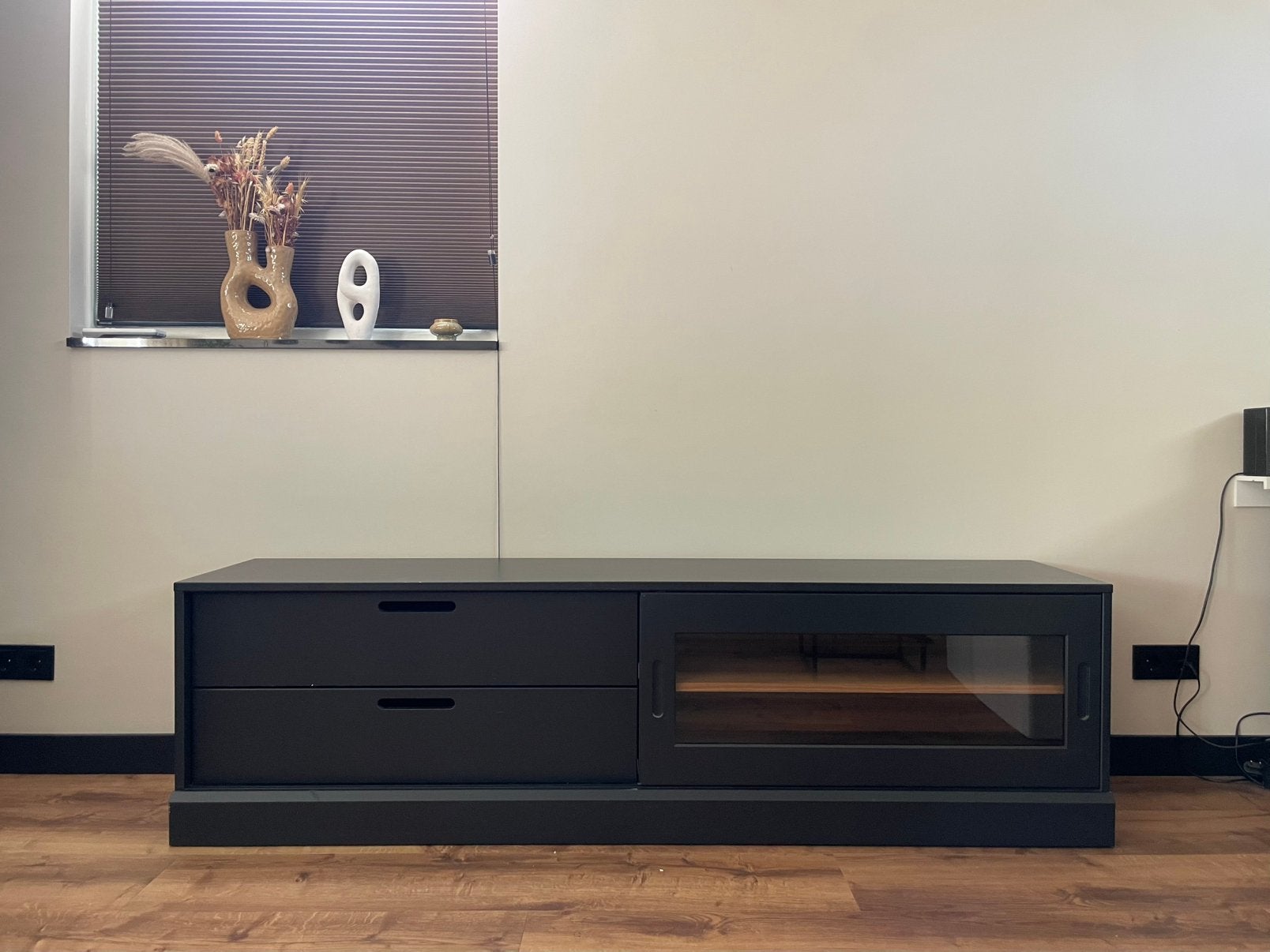 TV meubel zwart, Ophalen, 150 tot 200 cm, Zo goed als nieuw, Minder dan 100 cm