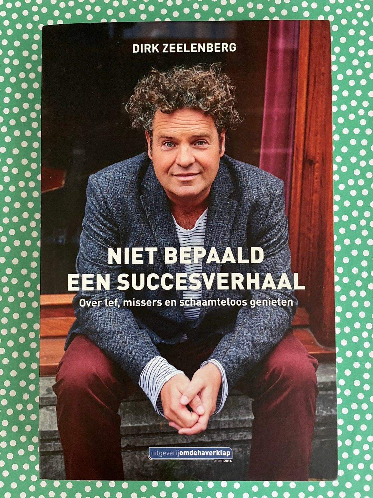Niet bepaald een succesverhaal, door Dirk Zeelenberg, Ophalen of Verzenden, Zo goed als nieuw, Film, Tv en Media