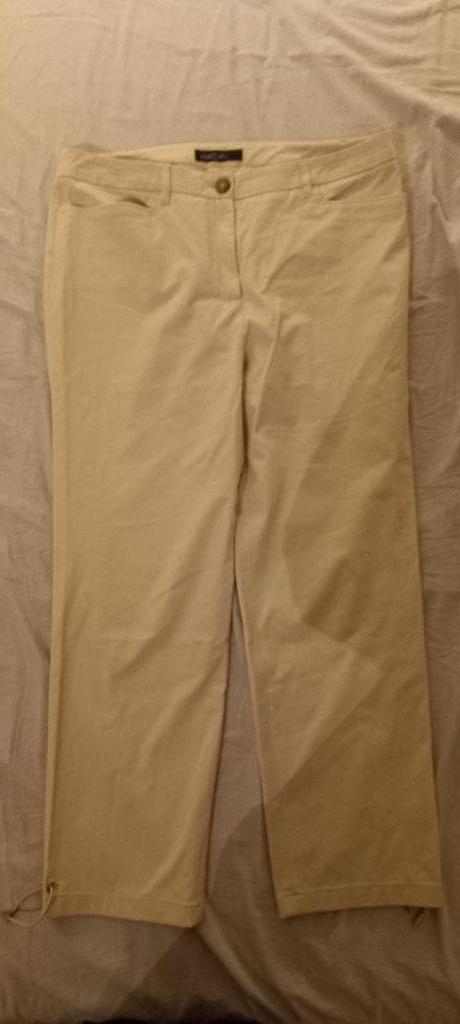 Beige bruine broek recht model Marc Cain nr 5, Kleding | Dames, Marc Cain, Beige, Maat 42/44 (L), Ophalen of Verzenden