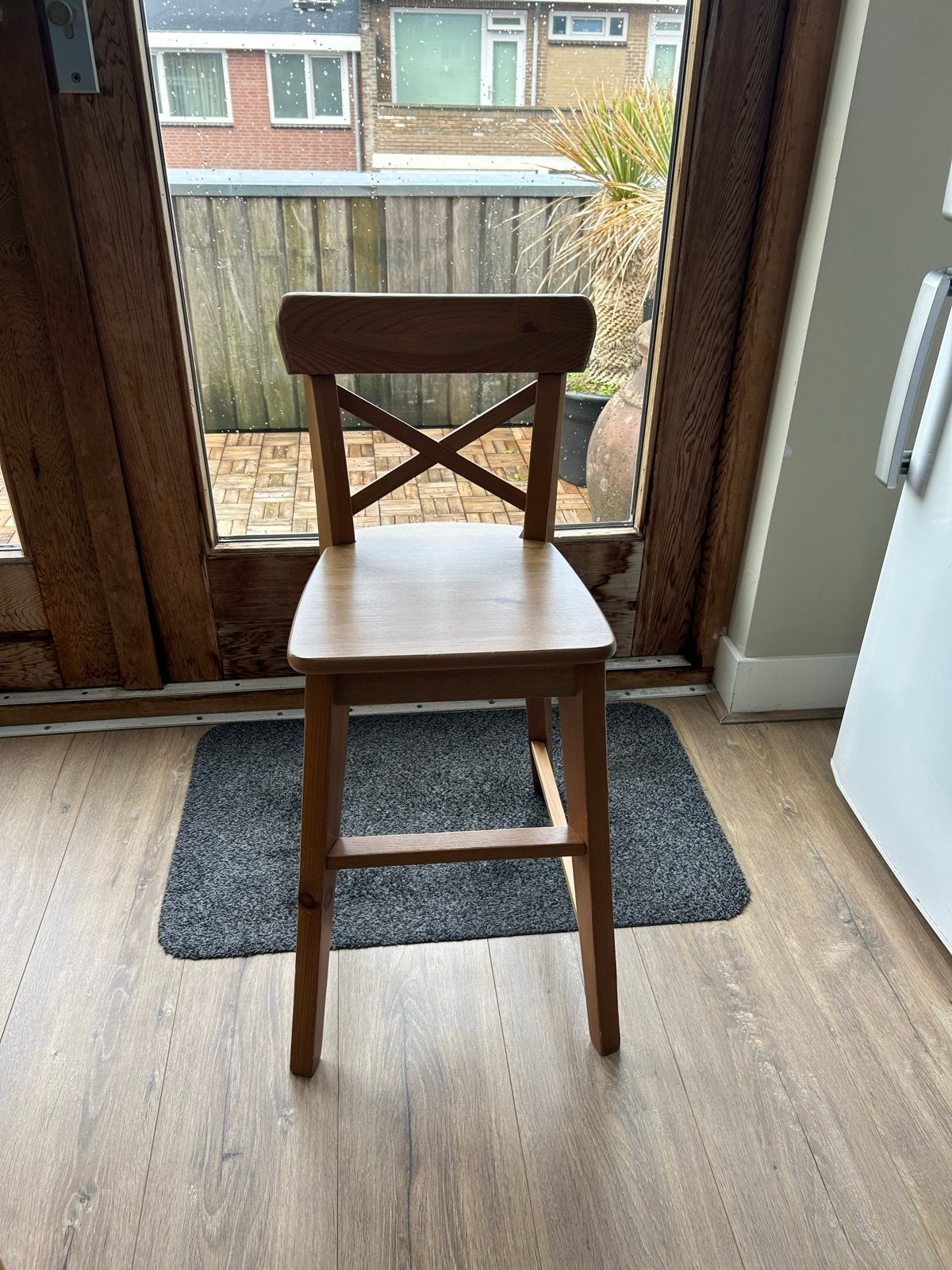 Houten barkruk met rugleuning - Kleine verfvlek, Ophalen, Gebruikt, Overige kleuren, Eén