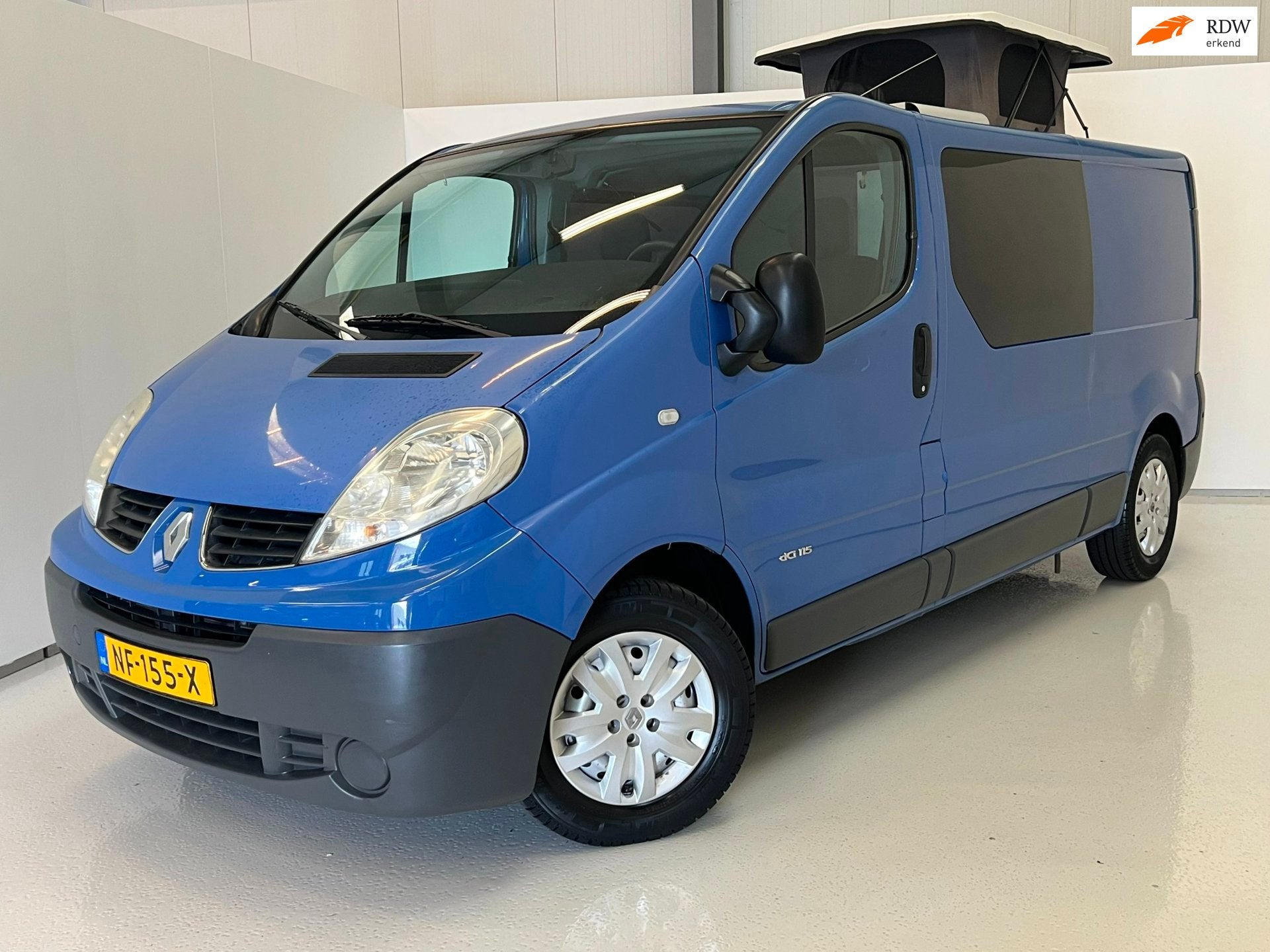 Renault Trafic T29 L2H1 2.5 DCI / Camper / Hefdak / Zonnepan, Caravans en Kamperen, Buscamper of Camperbus, Tot en met 2, Bedrijf