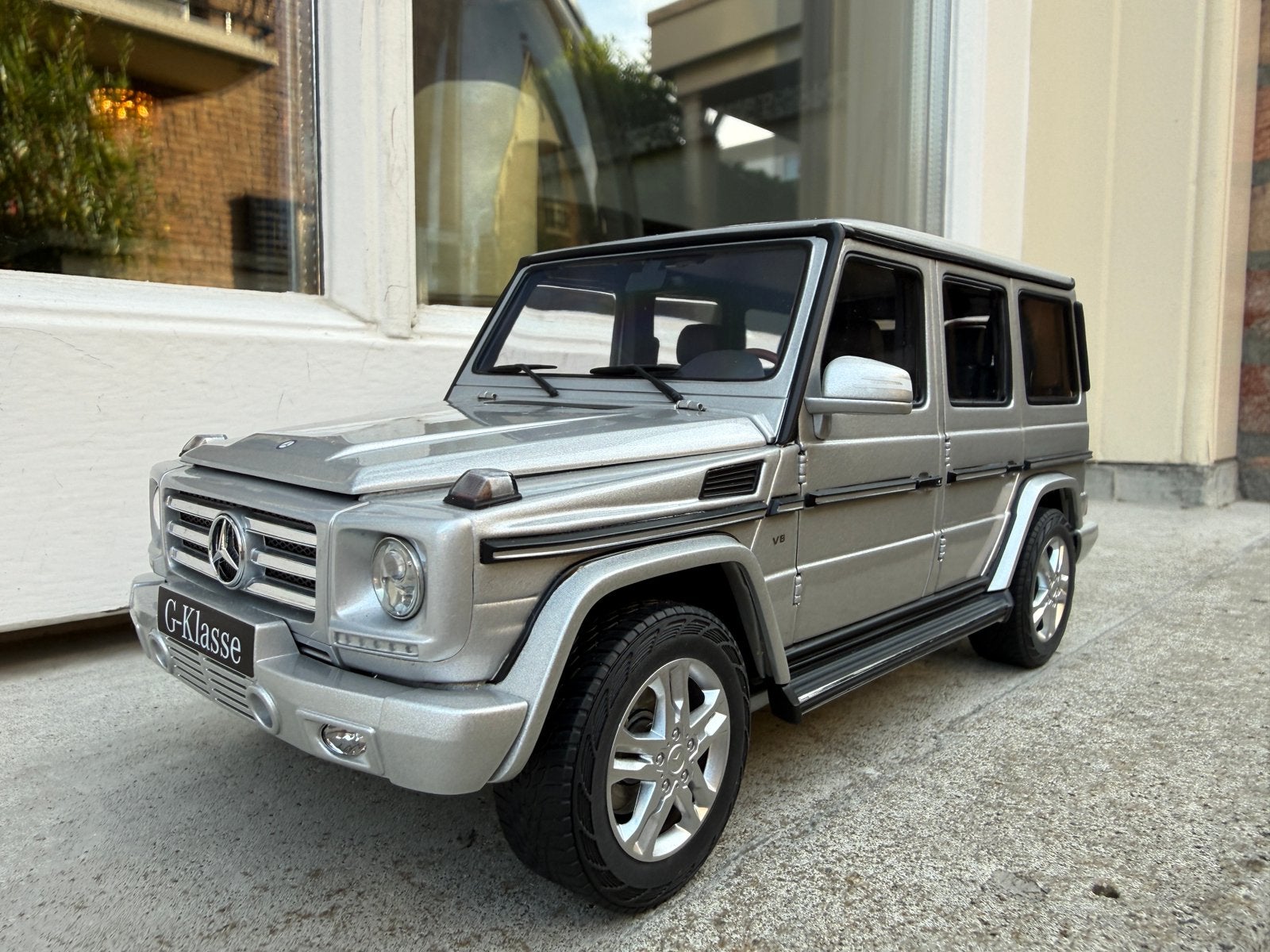 1:18 Mercedes G-Klasse G500 zilver 2012 Autoart 76217, Hobby en Vrije tijd, Modelauto's | 1:18, Auto, Autoart, Ophalen of Verzenden