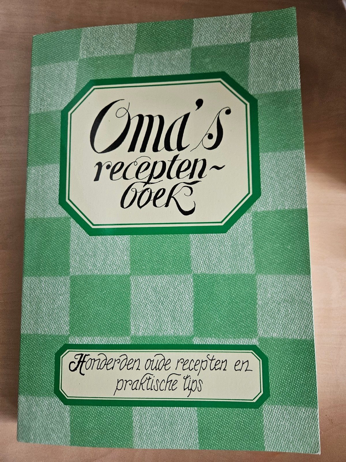 Oma's Receptenboek - Honderden Oude Recepten, Boeken, Kookboeken, Hoofdgerechten, Ophalen of Verzenden, Nederland en België, Onbekend