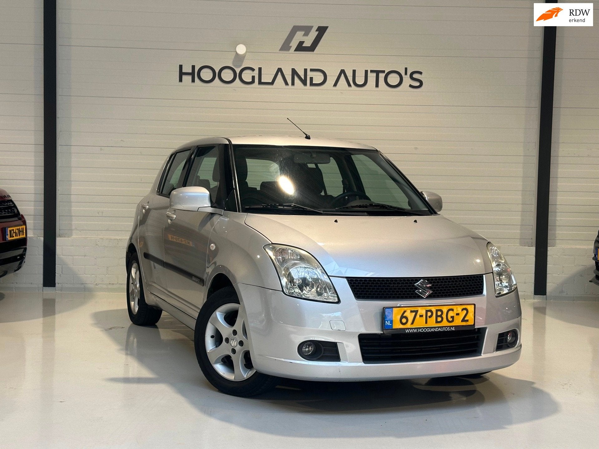 Suzuki Swift 1.3 GLS Automaat Nieuwe APK, Auto's, Stof, Zwart, 400 kg, Swift