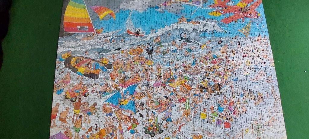 Aan het strand, heel gezellige puzzel van Jan van Haasteren, Ophalen of Verzenden, 500 t/m 1500 stukjes, Gebruikt, Legpuzzel