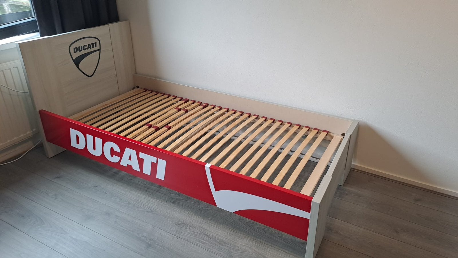 1-persoons ledikant, ducati, 90 cm, Ophalen of Verzenden, Zo goed als nieuw, 200 cm
