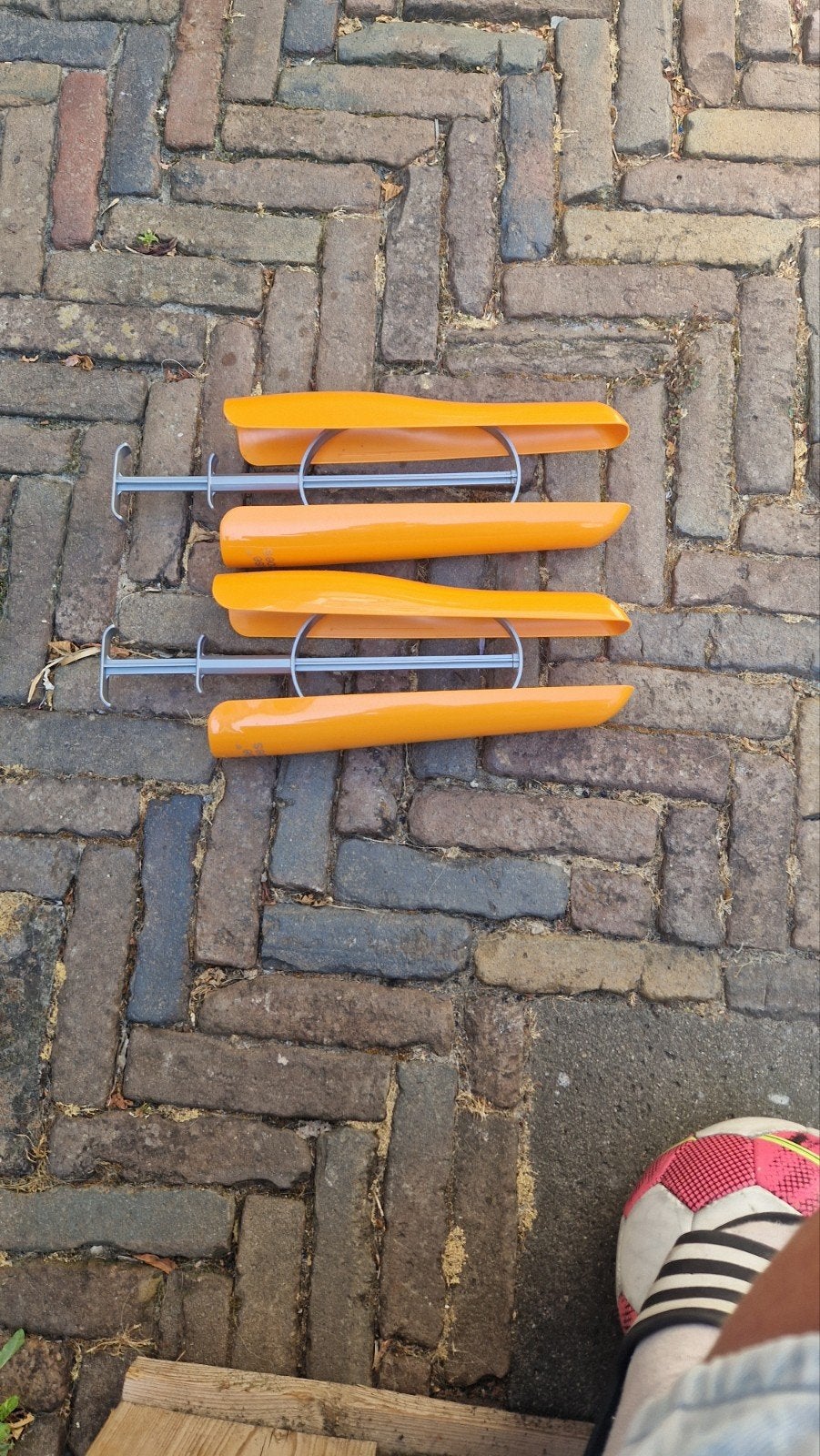 Laarzenspanners, Ophalen, Nieuw