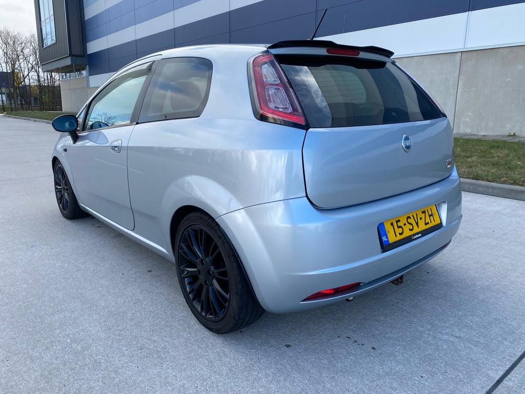 Fiat Grande Punto 1.2 Sportsound APK 4-27/NAP/ELEK.RMN, Stof, 1242 cc, 4 cilinders, Grande Punto