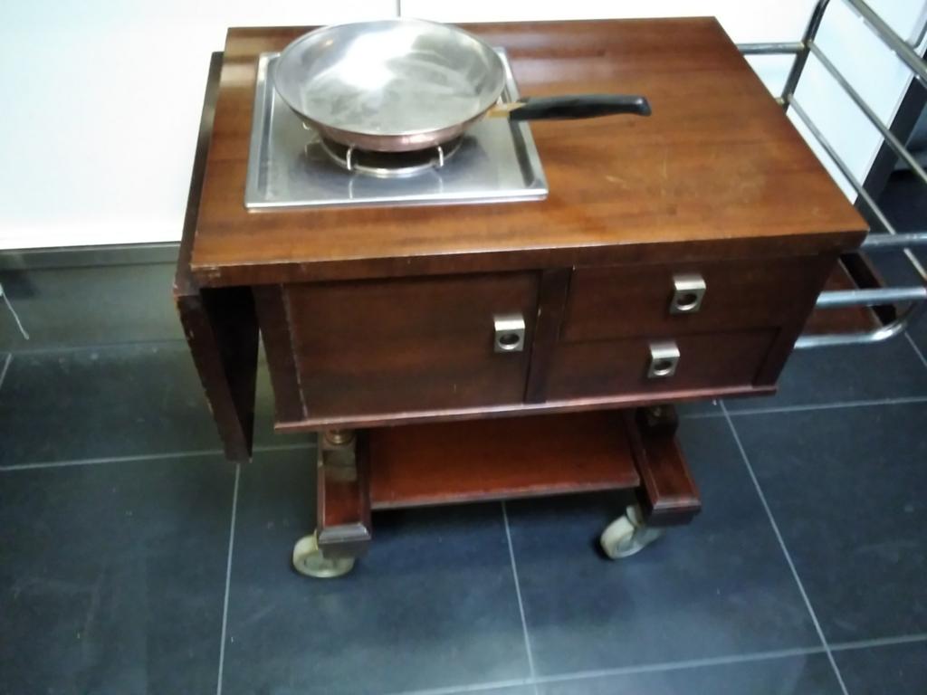 Flambeertrolley Vintage serveerwagen met kookplaat, Ophalen