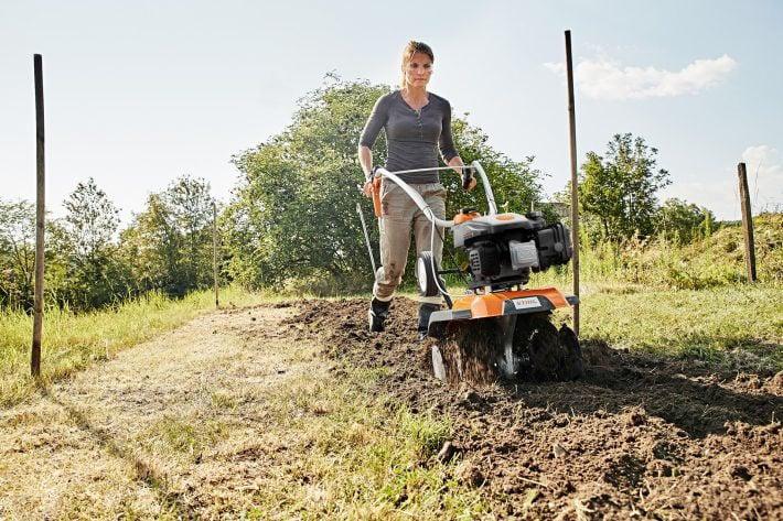 Te huur: STIHL benzine tuinfrees – krachtig & wendbaar, Doe-het-zelf en Verbouw, Gereedschap | Freesmachines, Ophalen