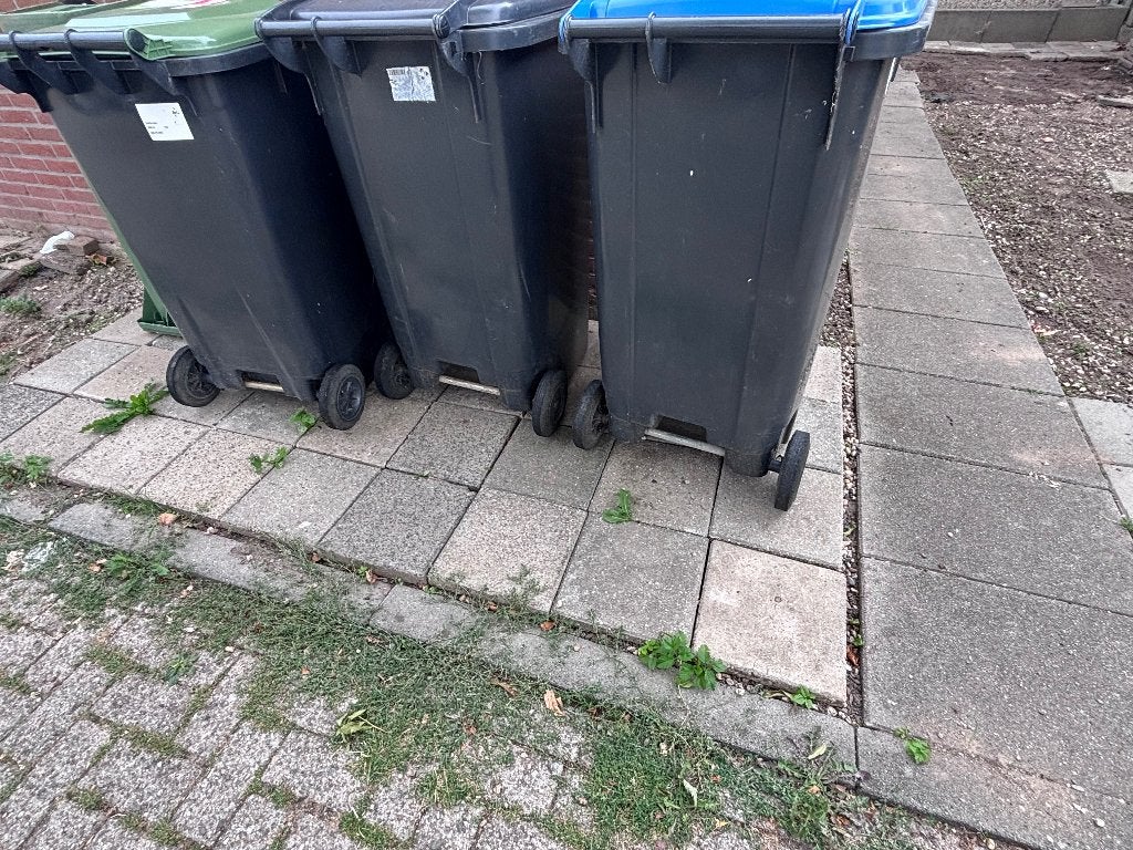Tegels (gratis af te halen tot en met de 29 augustus), Ophalen, Gebruikt, Beton, Terrastegels
