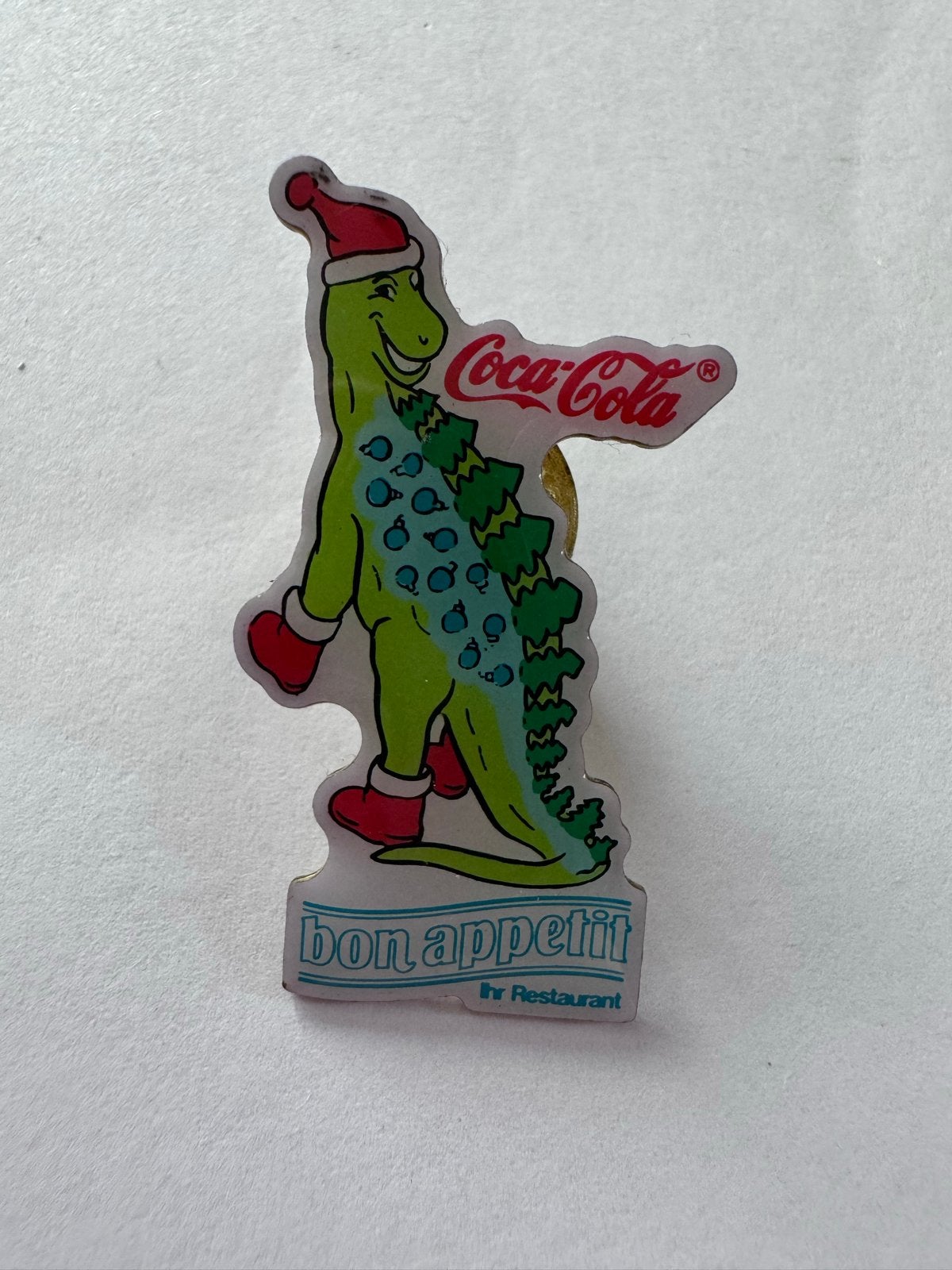 Vintage Coca-Cola Kerst Dino Pin - Bon Appetit, Ophalen of Verzenden, Gebruikt, Merk, Speldje of Pin