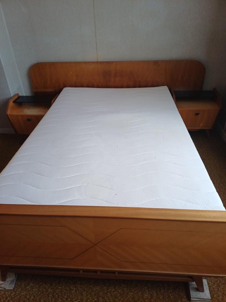 VINTAGE bed met zgan matras,  jaren '50!!!!, Ophalen, Zo goed als nieuw, Tweepersoons