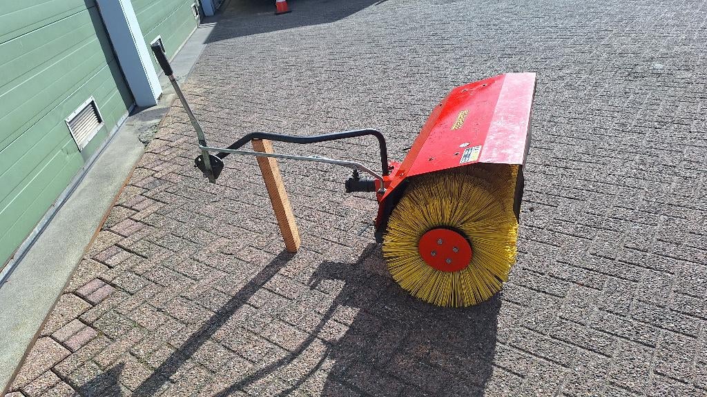 veegborstel voor tuintrekker 100 cm, Ophalen, Gebruikt, Industriepark 2a 9351PA Leek, H.O.Albert Ale Slotema