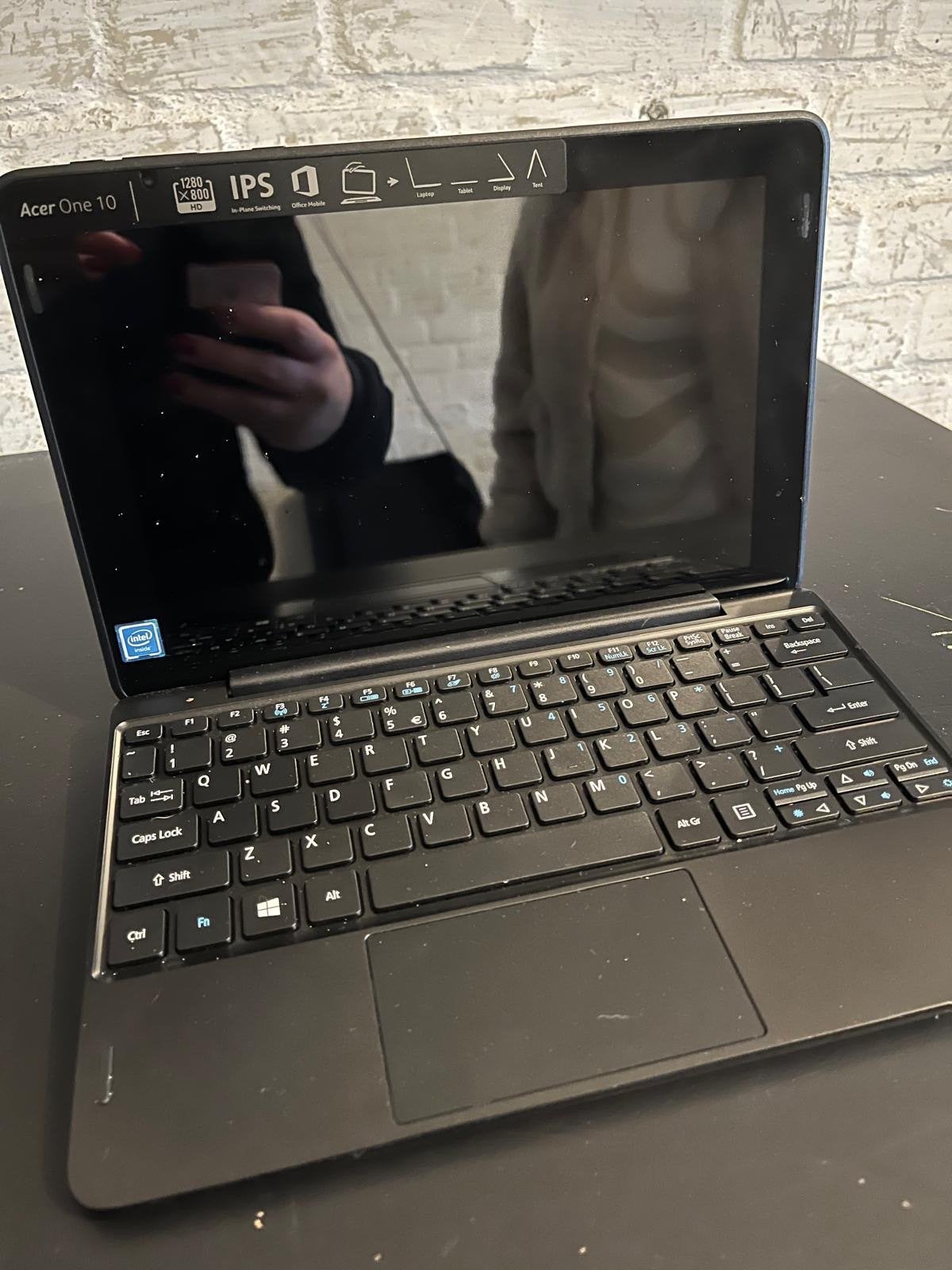 Acer One 10 - 2-in-1 Laptop/Tablet, 32 GB, Wi-Fi, Ophalen, 10 inch