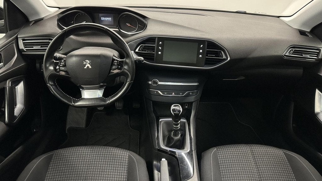 Peugeot 308 SW 1.2 PureTech Blue Lease Executive PANO CARPLA, Auto's, Peugeot, Voorwielaandrijving, Stof, Gebruikt, 1199 cc