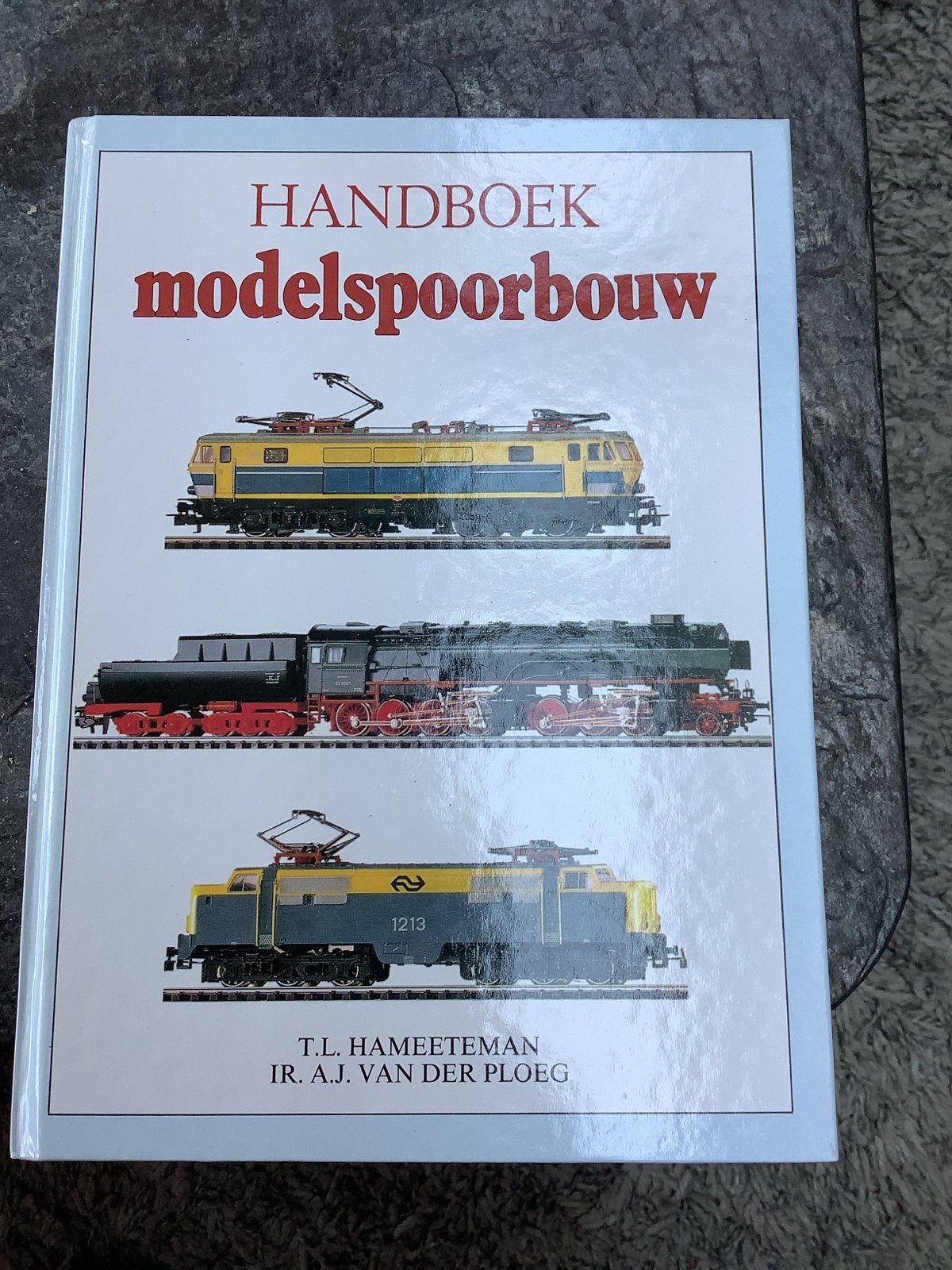 Handboek modelspoorbouw - T.L. Hameeteman & Ir. A.J. van der, Ophalen of Verzenden, Zo goed als nieuw, Overige onderwerpen
