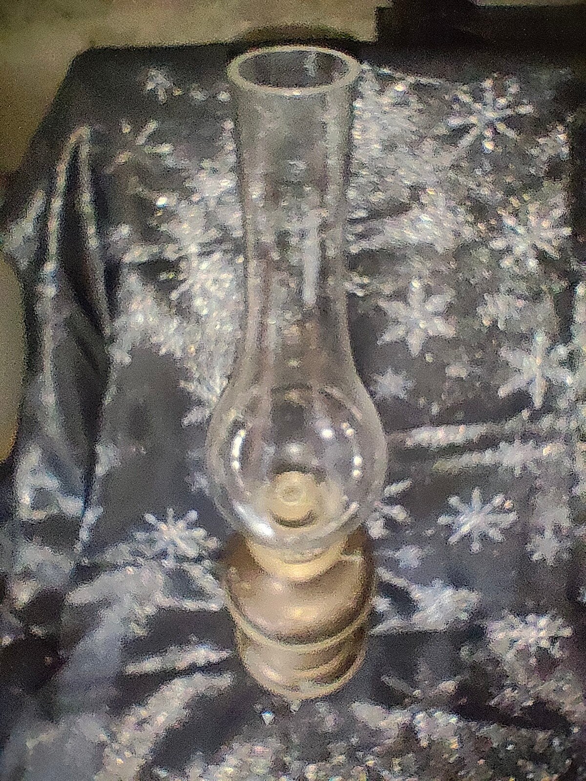 Antieke olielamp met glazen kap en messing voet, Antiek en Kunst, Ophalen