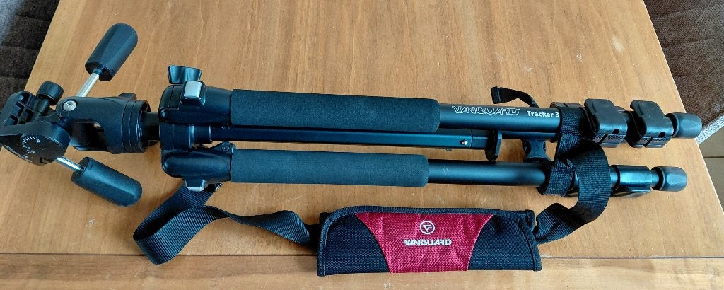 Vanguard Tracker 3 Tripod + Manfrotto Tas + 2x Statiefplaten, Ophalen, Driepoot, Zo goed als nieuw, Vanguard