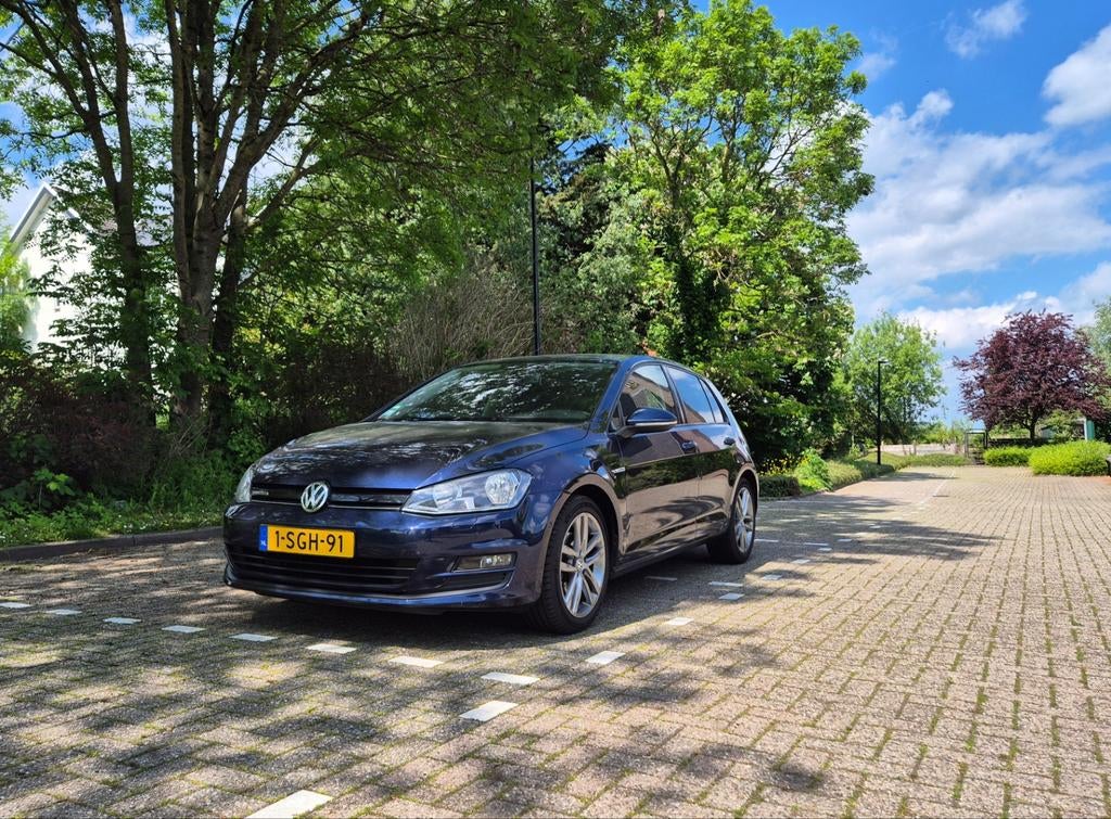 Volkswagen Golf 1.6 TDI 81KW 5D Blue Motion 2013 Blauw, Auto's, Voorwielaandrijving, Stof, 4 cilinders, Blauw