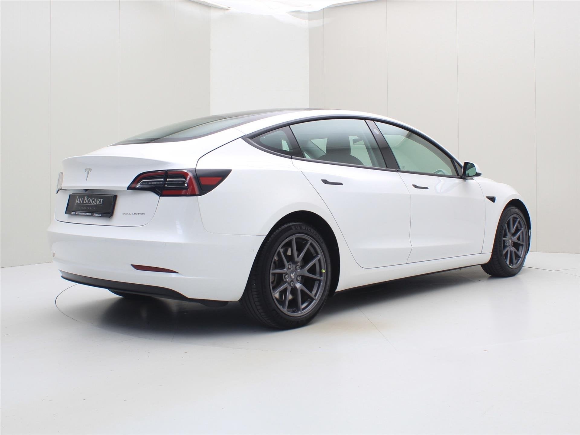 Tesla Model 3 Long-Range AWD 351pk 75 kWh FACELIFT [ WARMTEP, Auto's, Tesla, Automaat, Dealer onderhouden, Gebruikt, Zwart