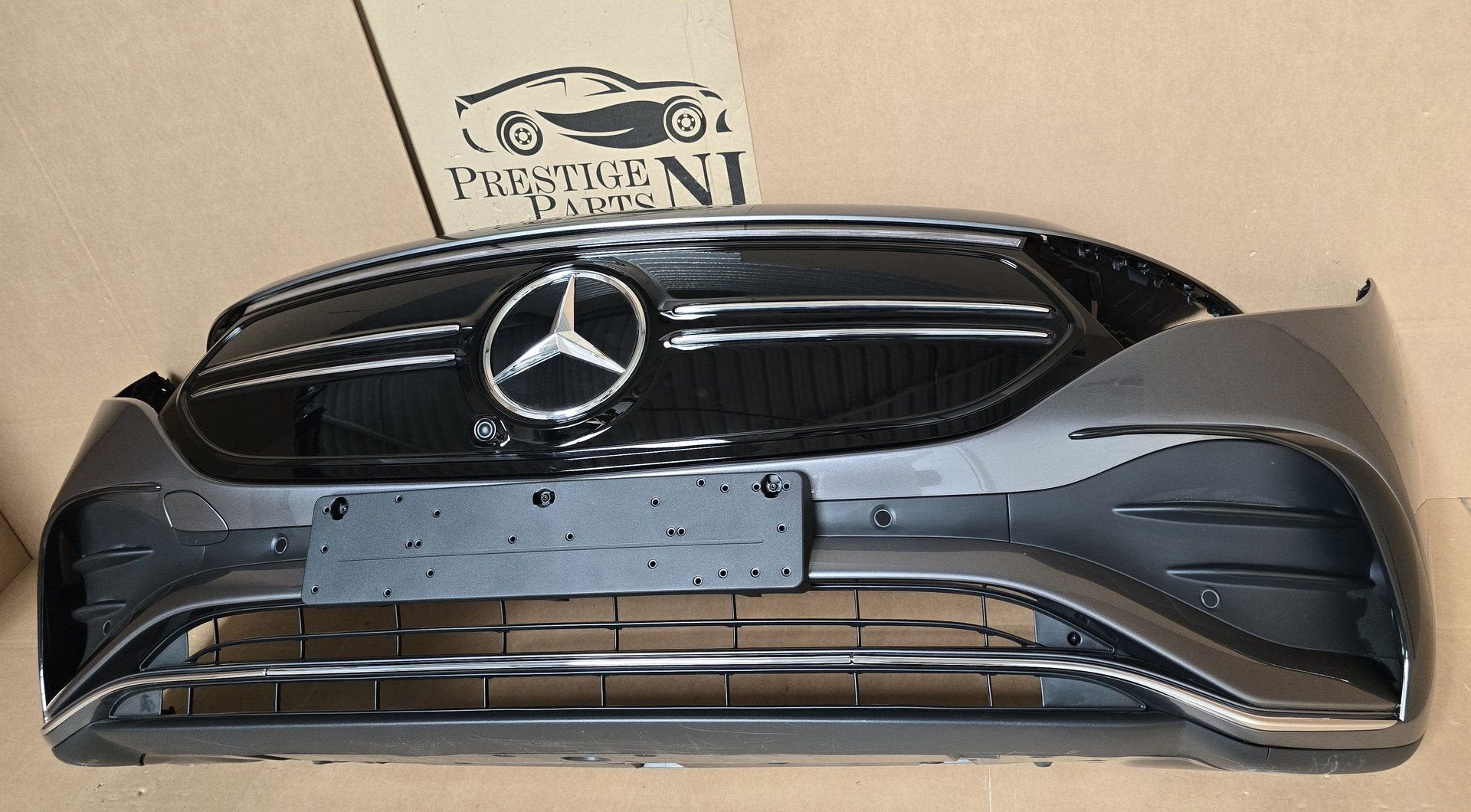Voorbumper Mercedes EQA AMG H243 ORGINEEL COMPLEET BUMPER, Gebruikt, -, Voor, Ophalen of Verzenden