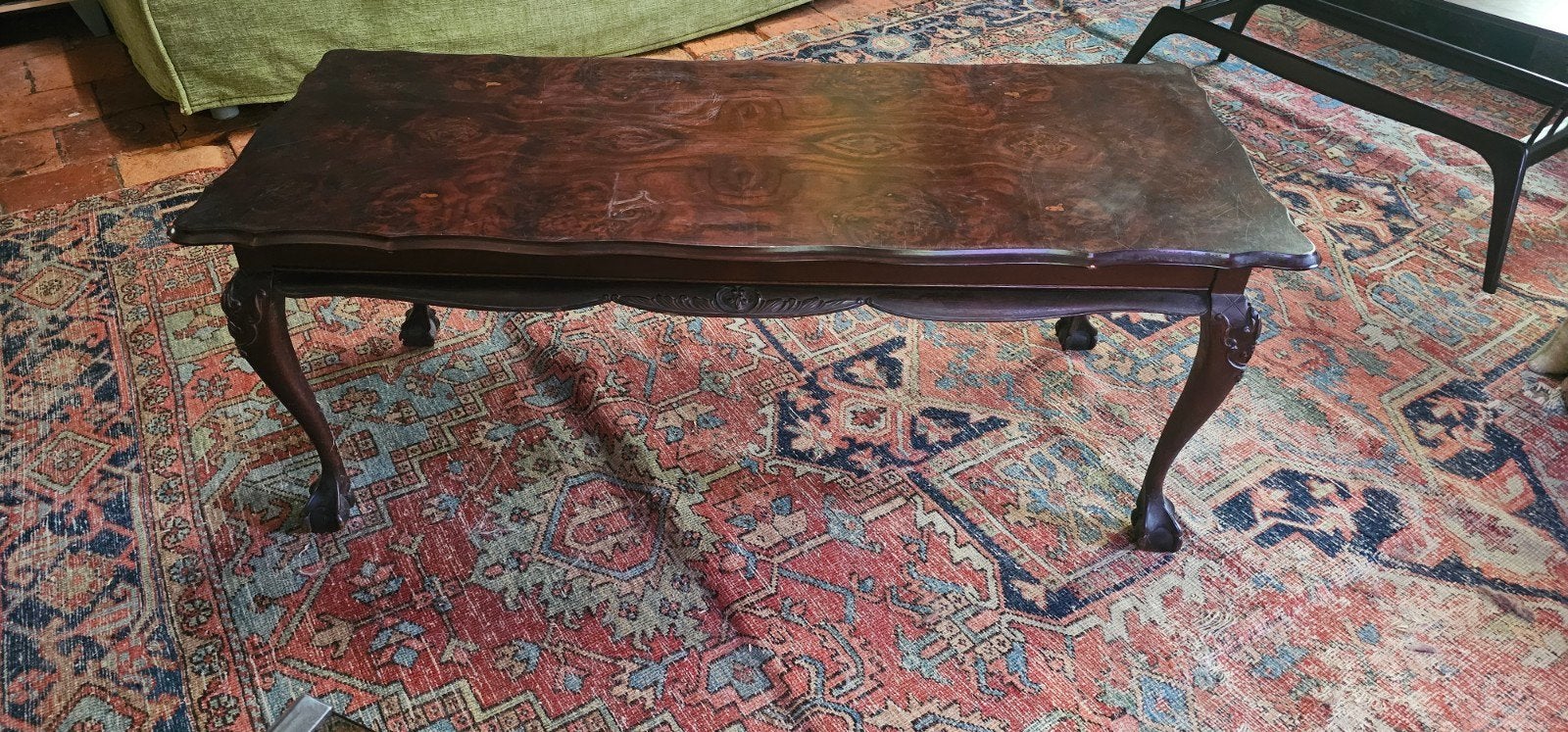 Antieke bijzettafel met sierlijke poten, Ophalen