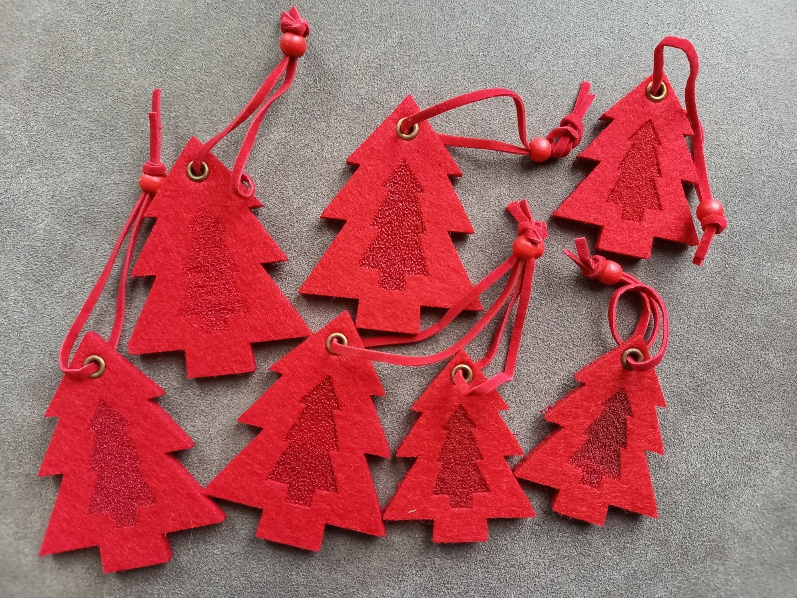 Mooie vilten hangers -
Kerstboompjes, Ophalen of Verzenden, Zo goed als nieuw